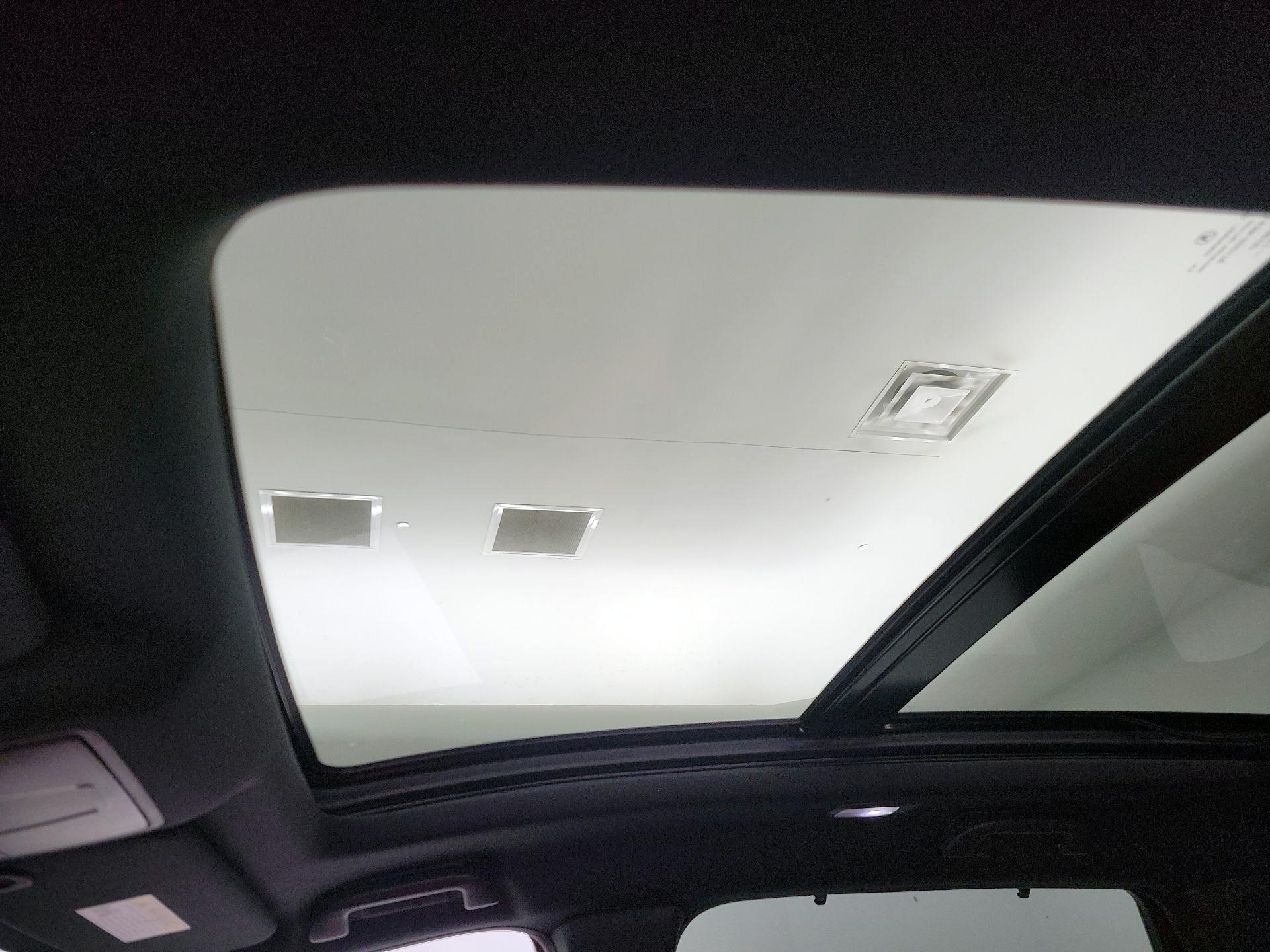 Thumbnail: 2022 Acura MDX - 20