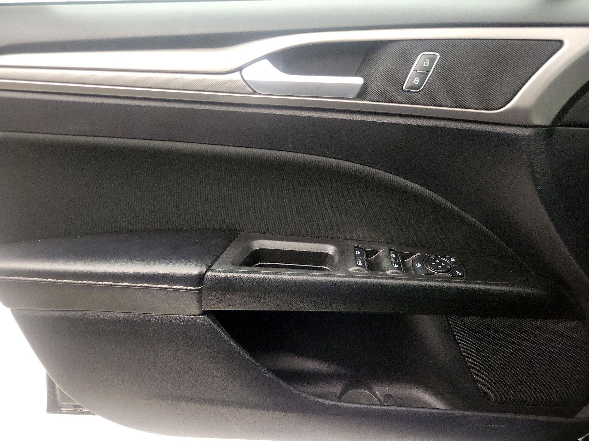 Thumbnail: 2020 Ford Fusion - 12