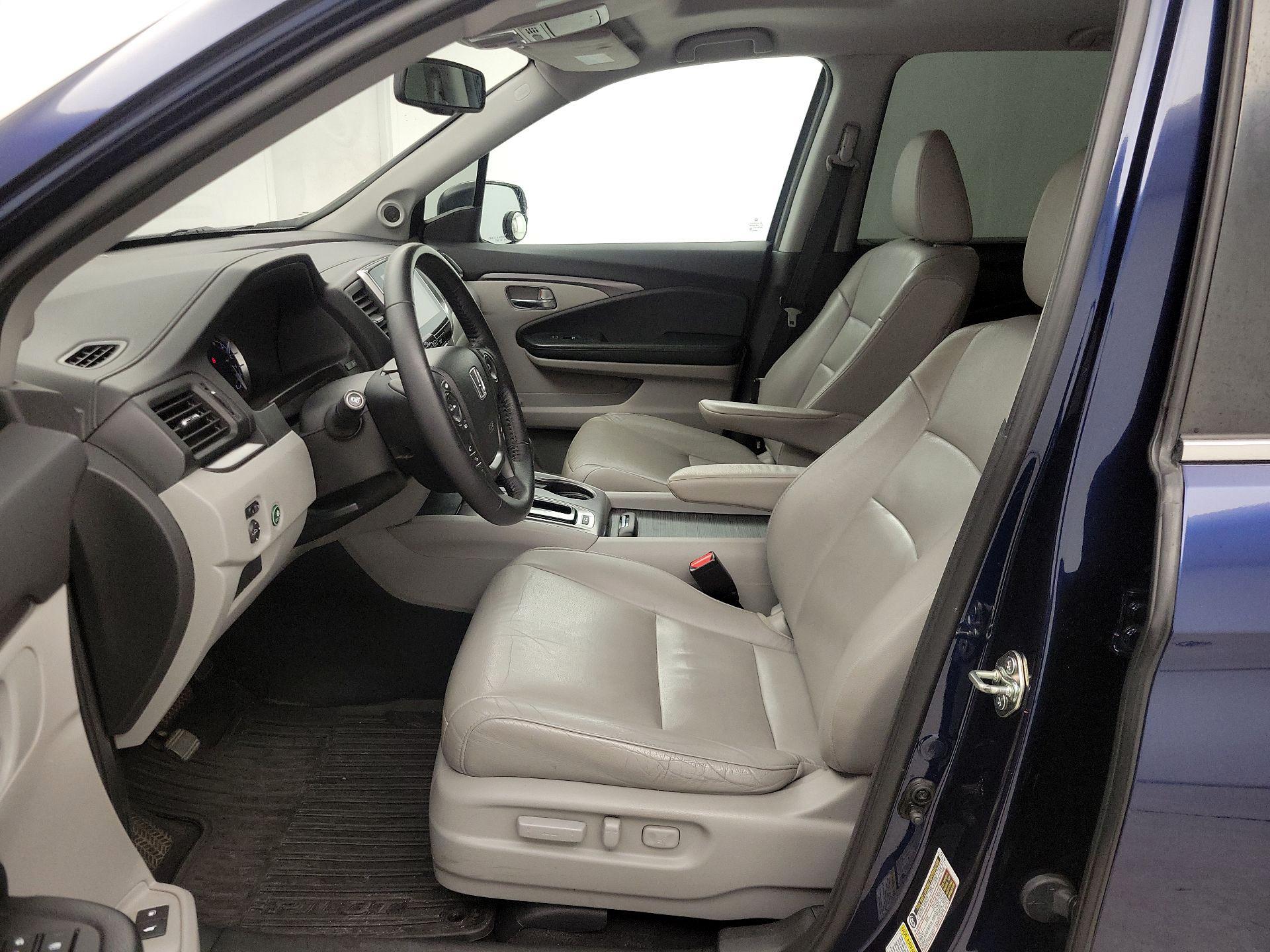 Thumbnail: 2016 Honda Pilot - 11