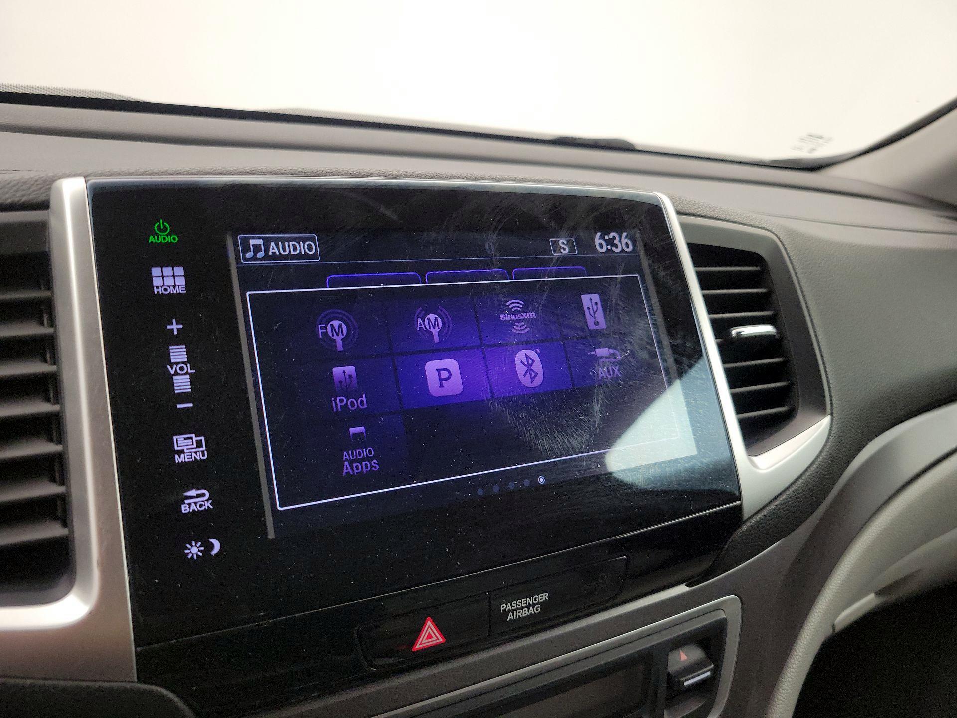 Thumbnail: 2016 Honda Pilot - 15