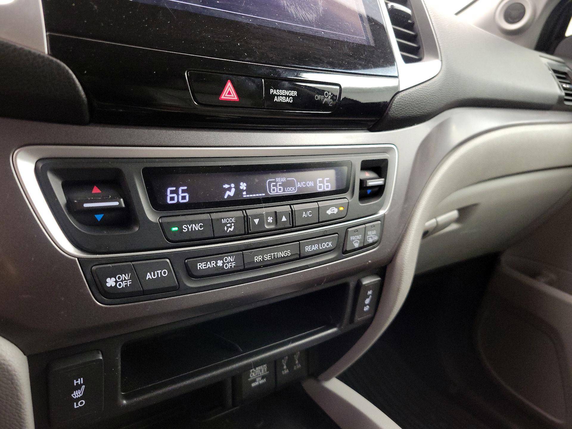 Thumbnail: 2016 Honda Pilot - 16