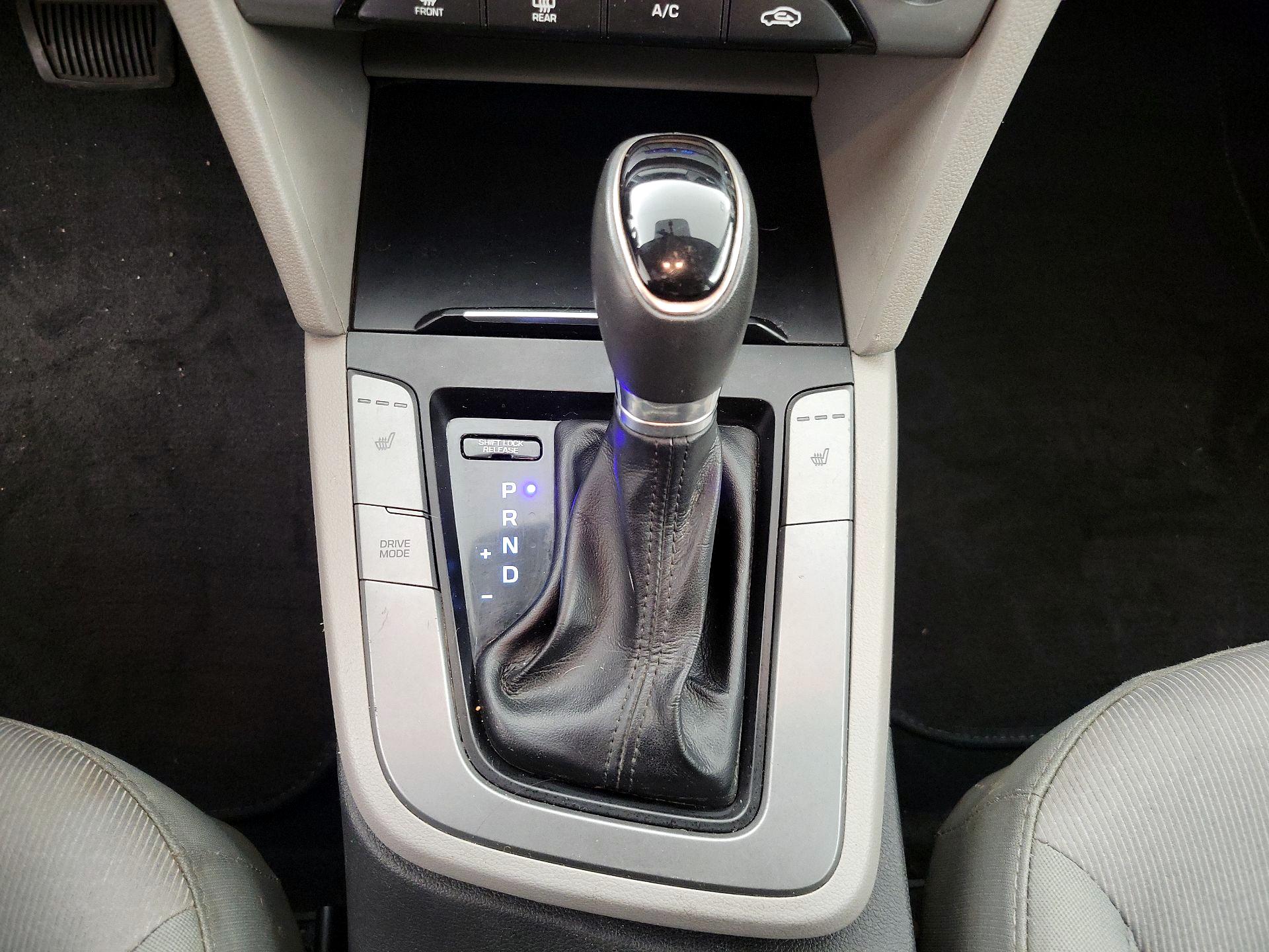 Thumbnail: 2017 Hyundai Elantra - 17