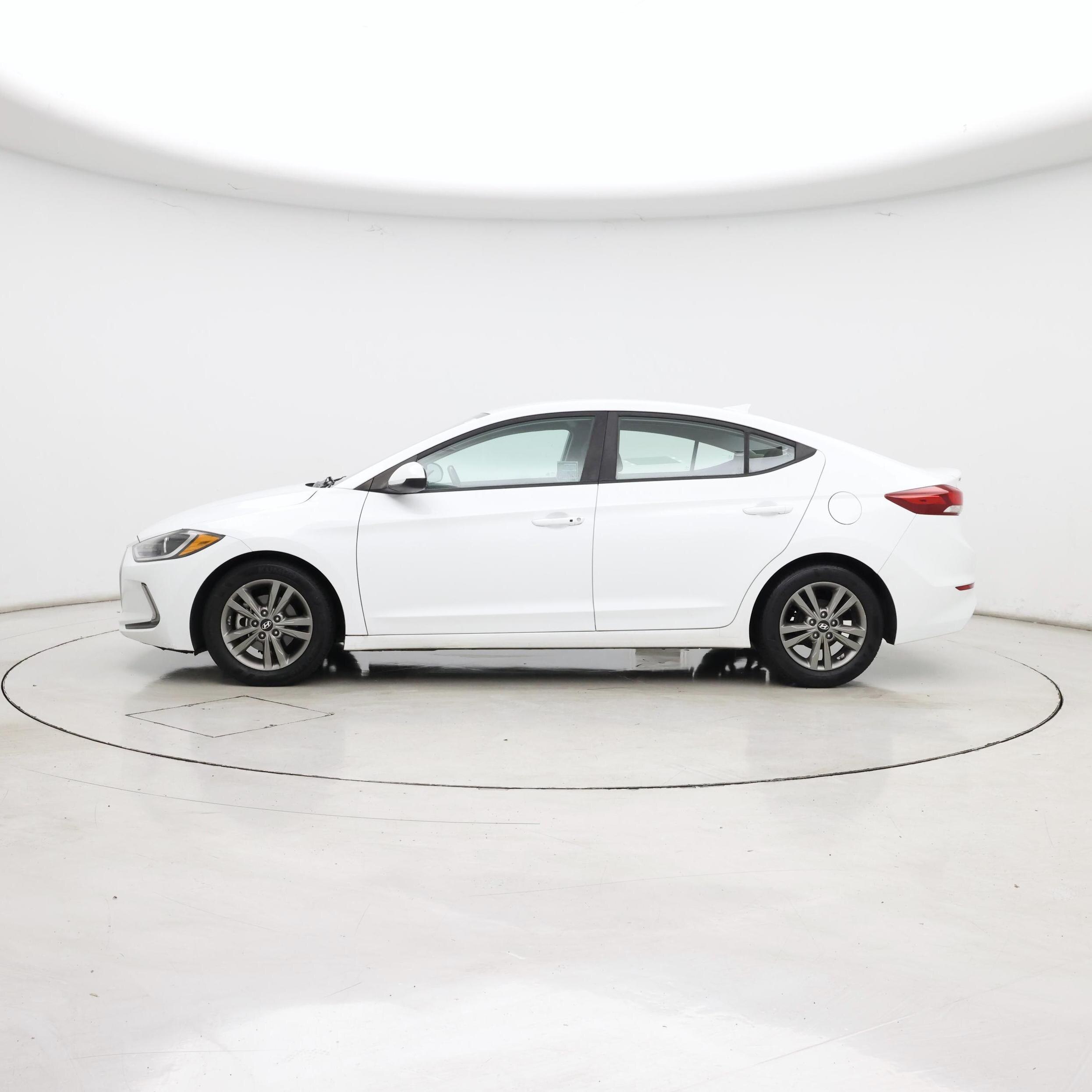 Thumbnail: 2017 Hyundai Elantra - 3