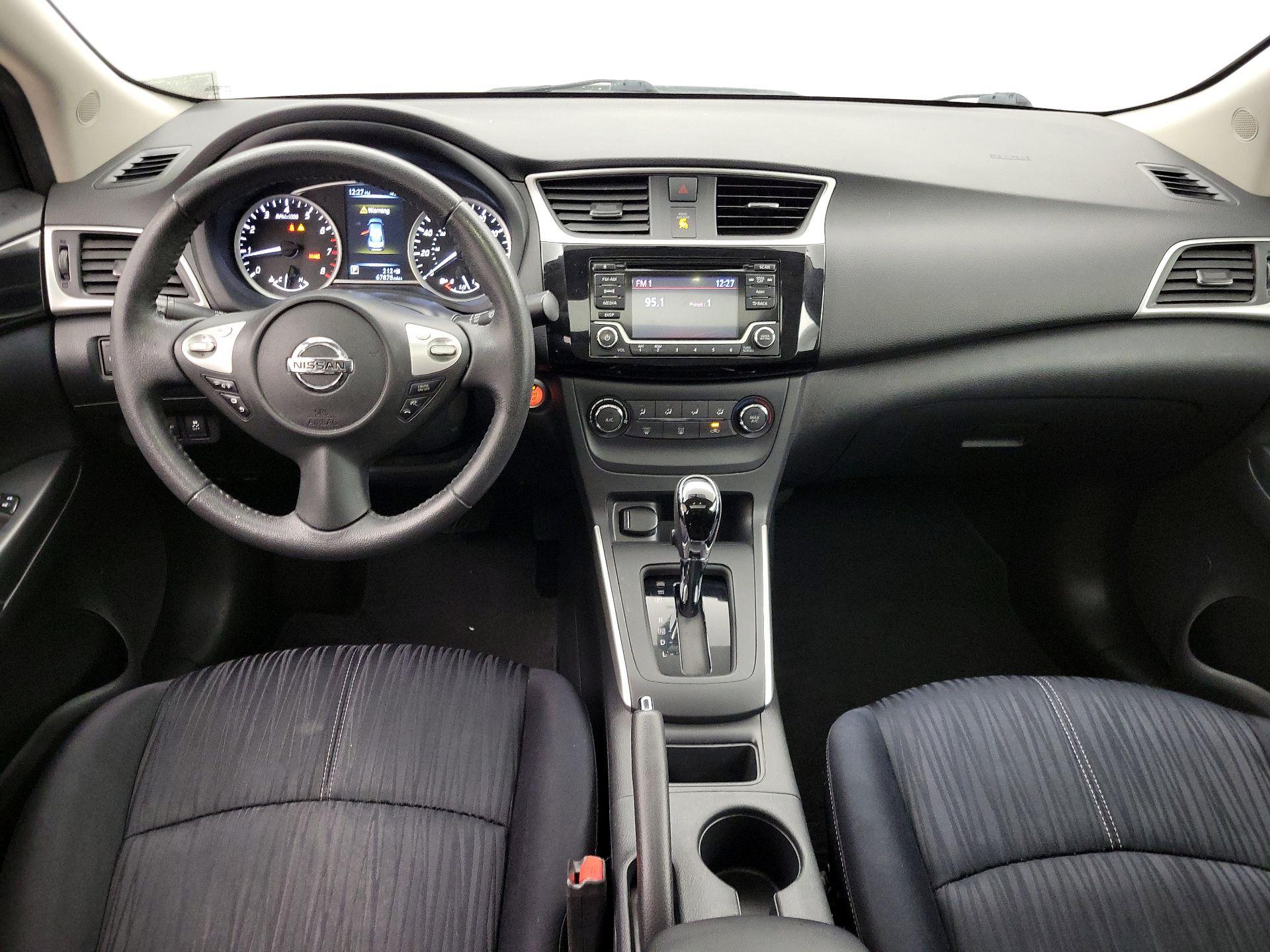 Thumbnail: 2016 Nissan Sentra - 9