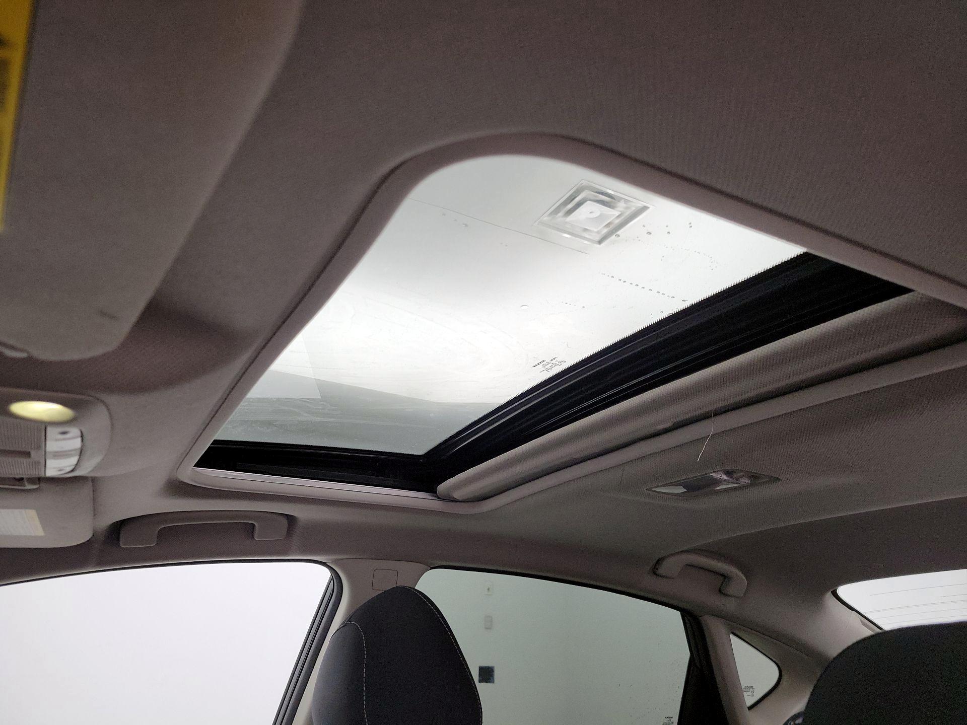 Thumbnail: 2016 Nissan Sentra - 19