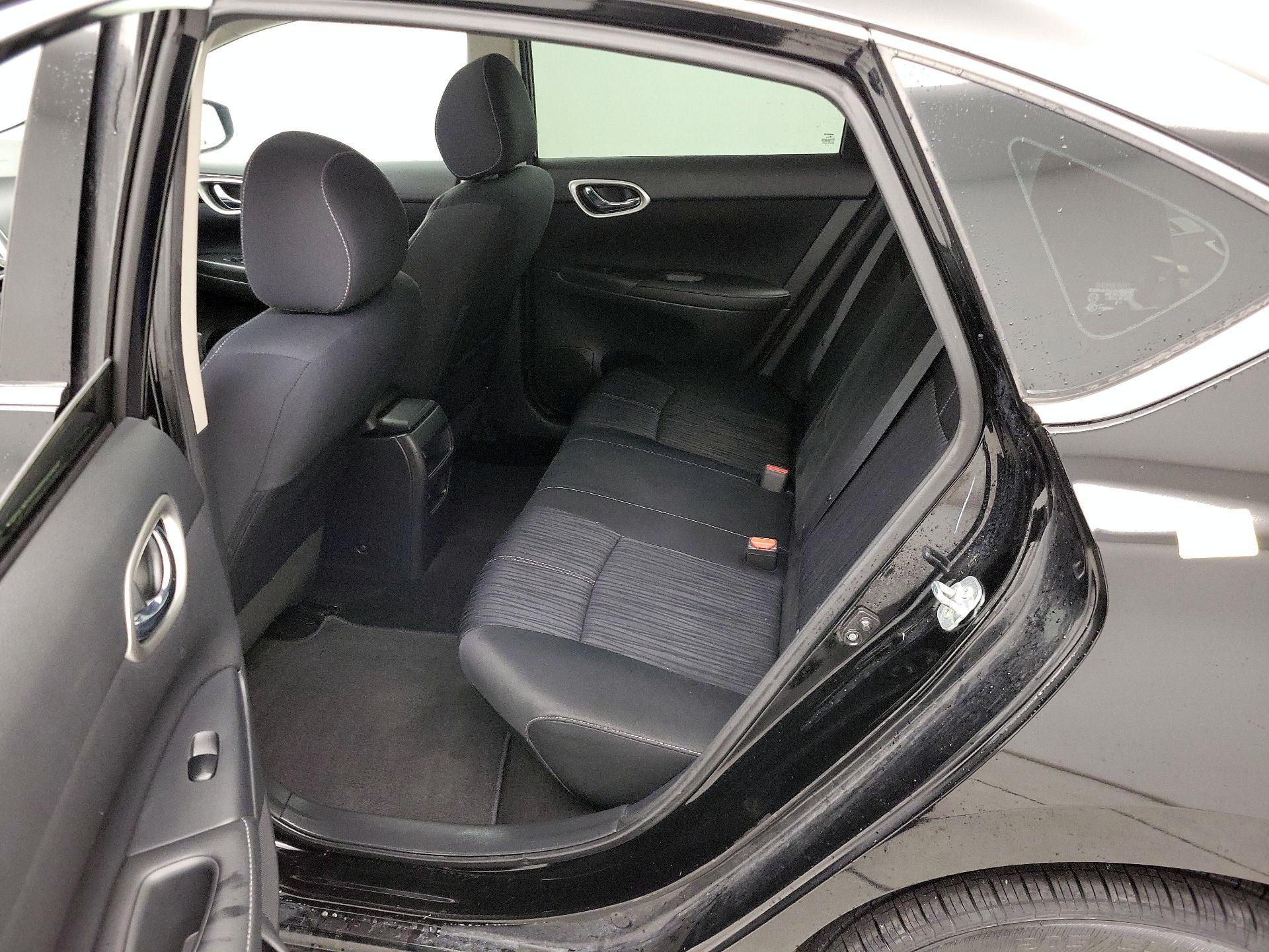 Thumbnail: 2016 Nissan Sentra - 20