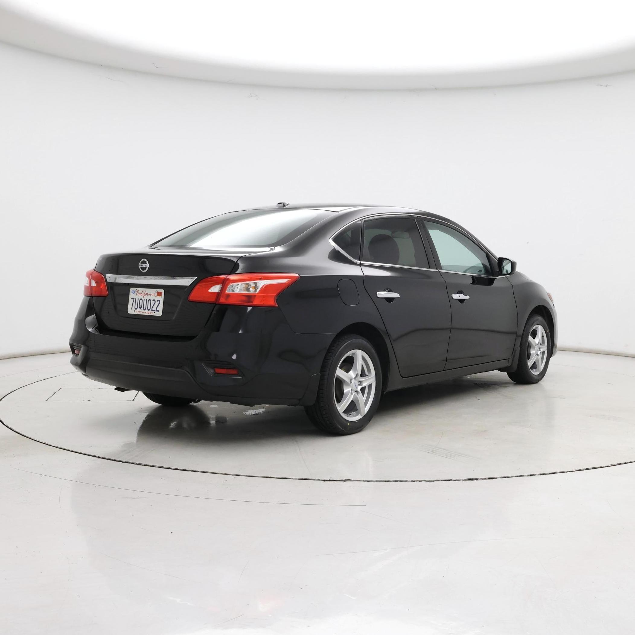 Thumbnail: 2016 Nissan Sentra - 8