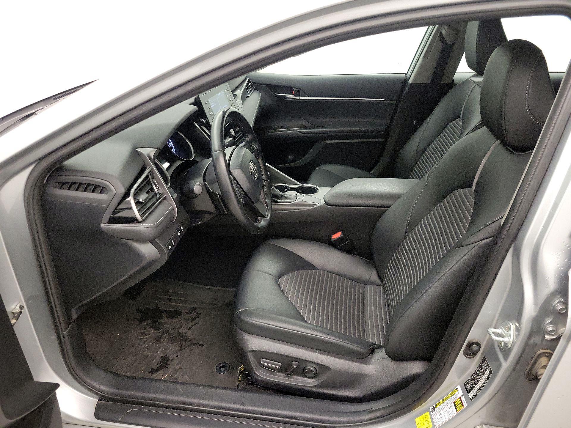 Thumbnail: 2022 Toyota Camry - 11