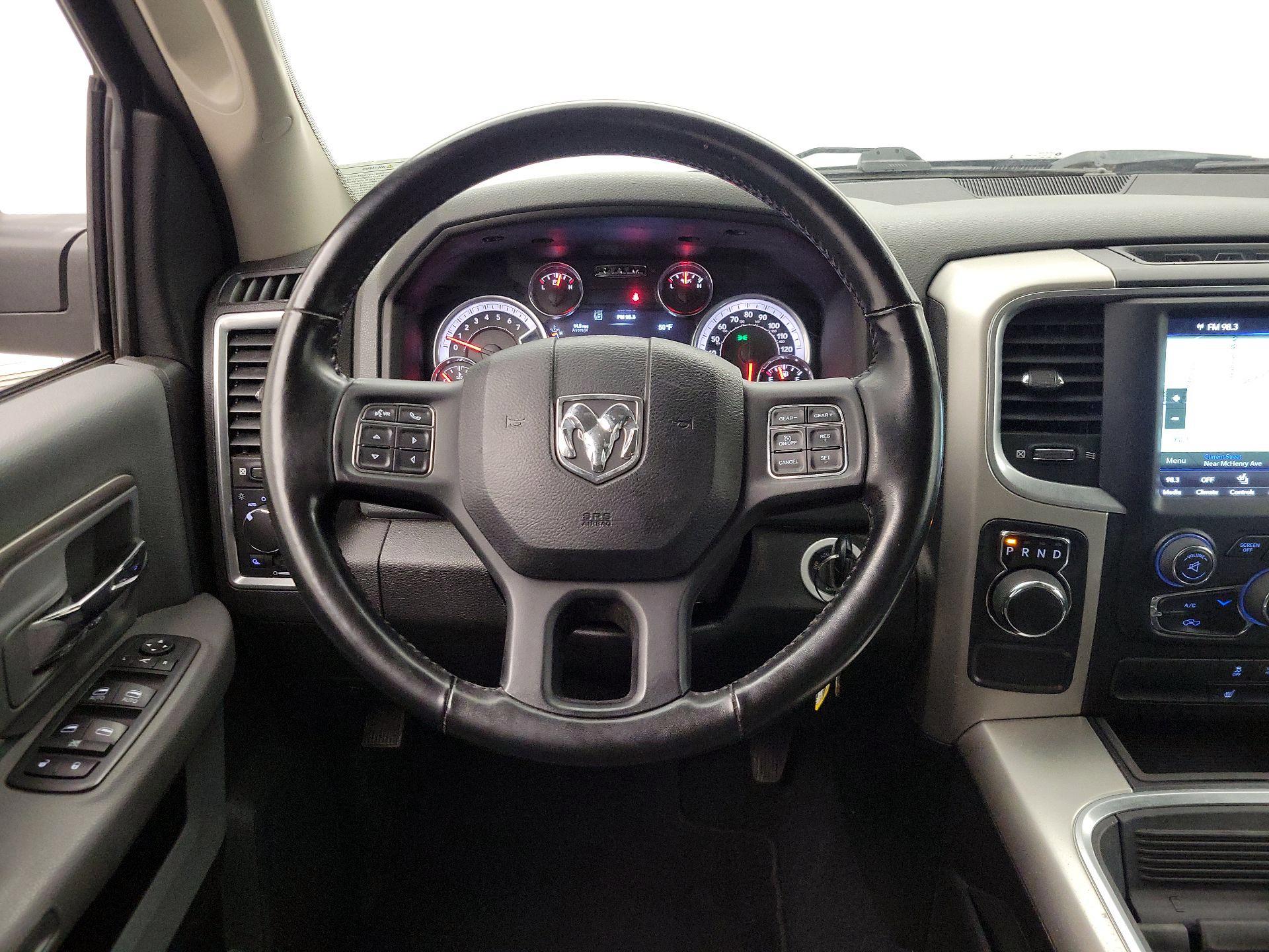 Thumbnail: 2020 RAM 1500 Classic - 10