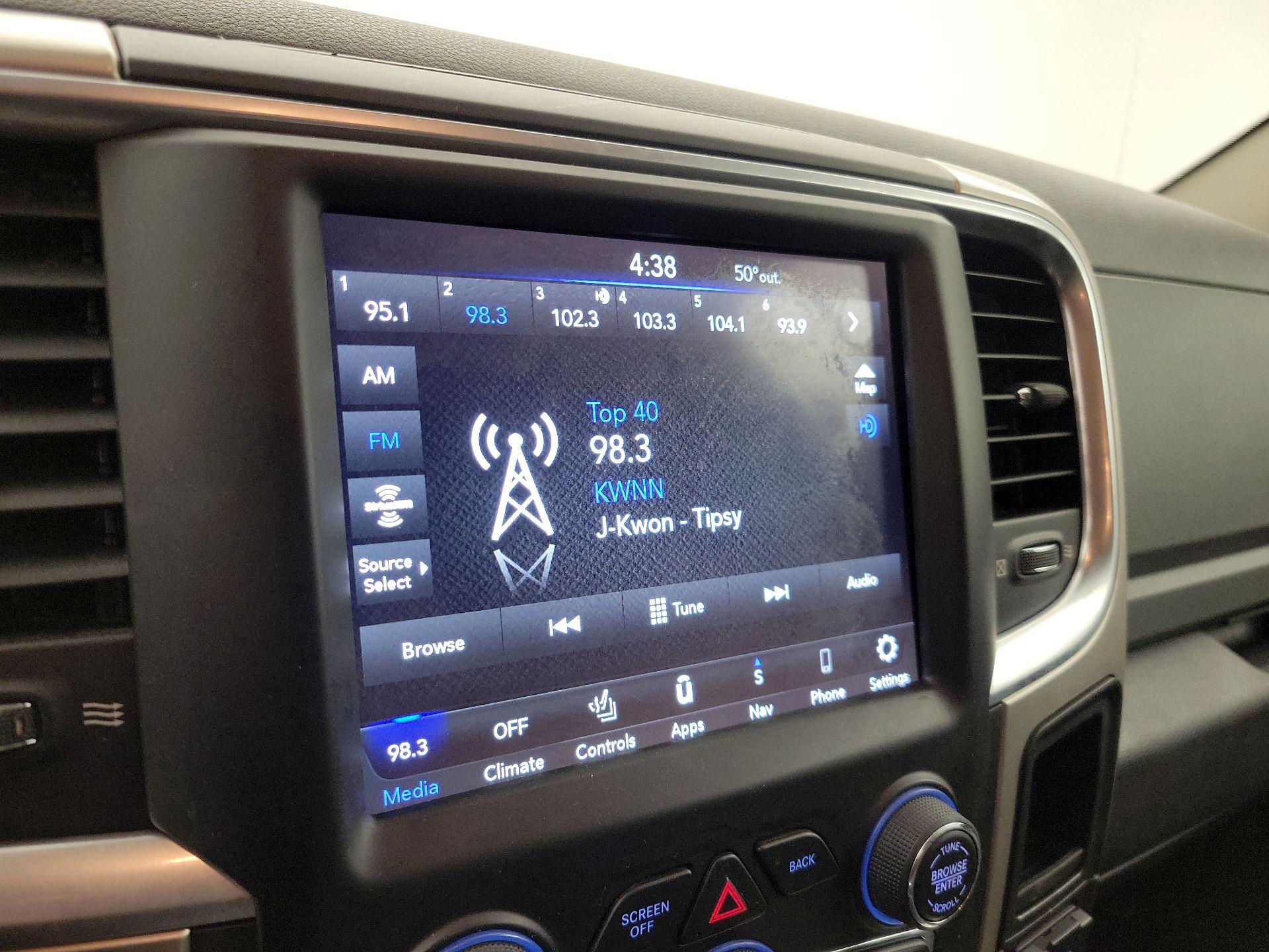 Thumbnail: 2020 RAM 1500 Classic - 16