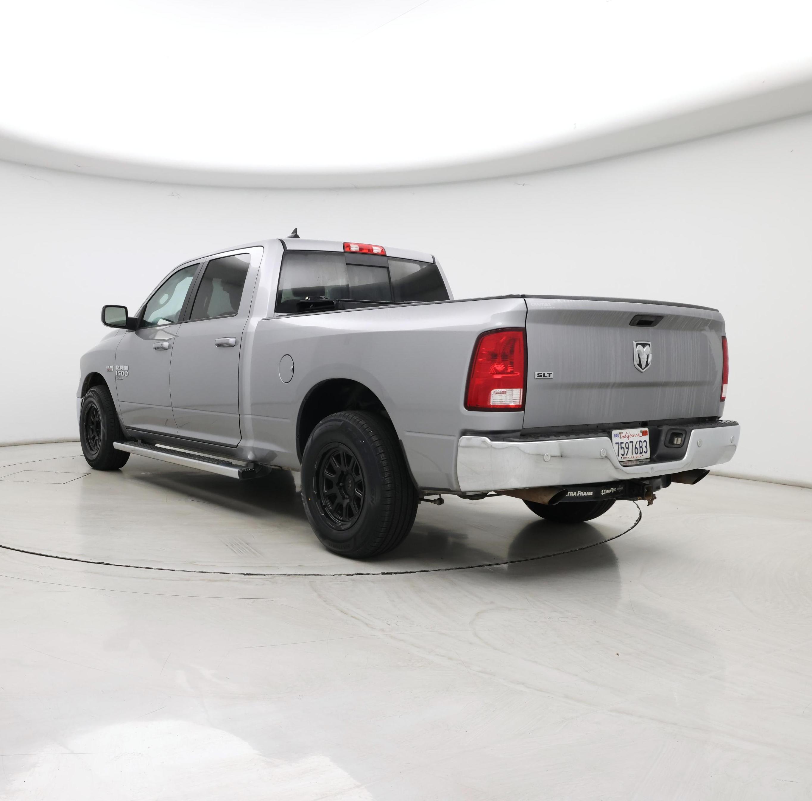 Thumbnail: 2020 RAM 1500 Classic - 2