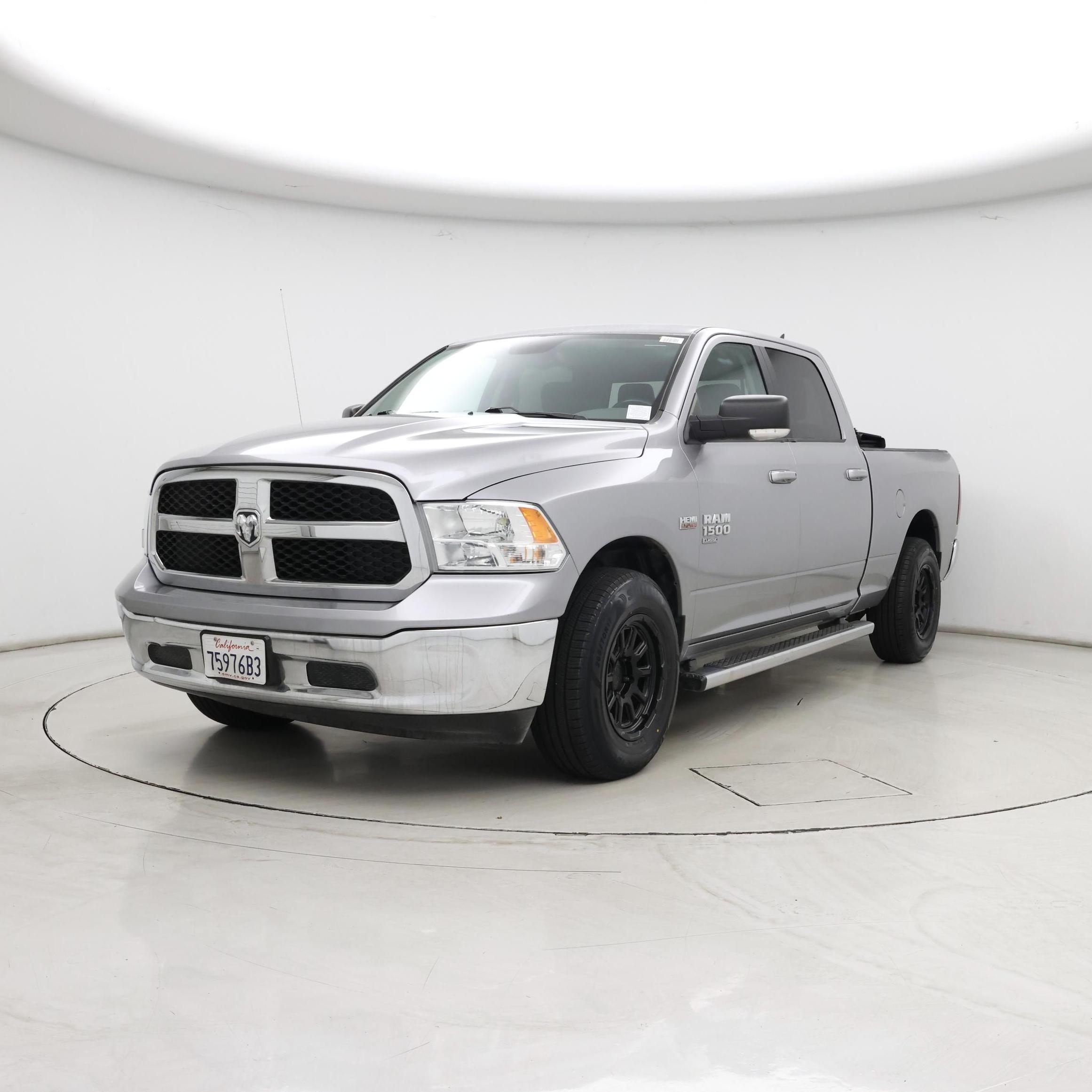 Thumbnail: 2020 RAM 1500 Classic - 4