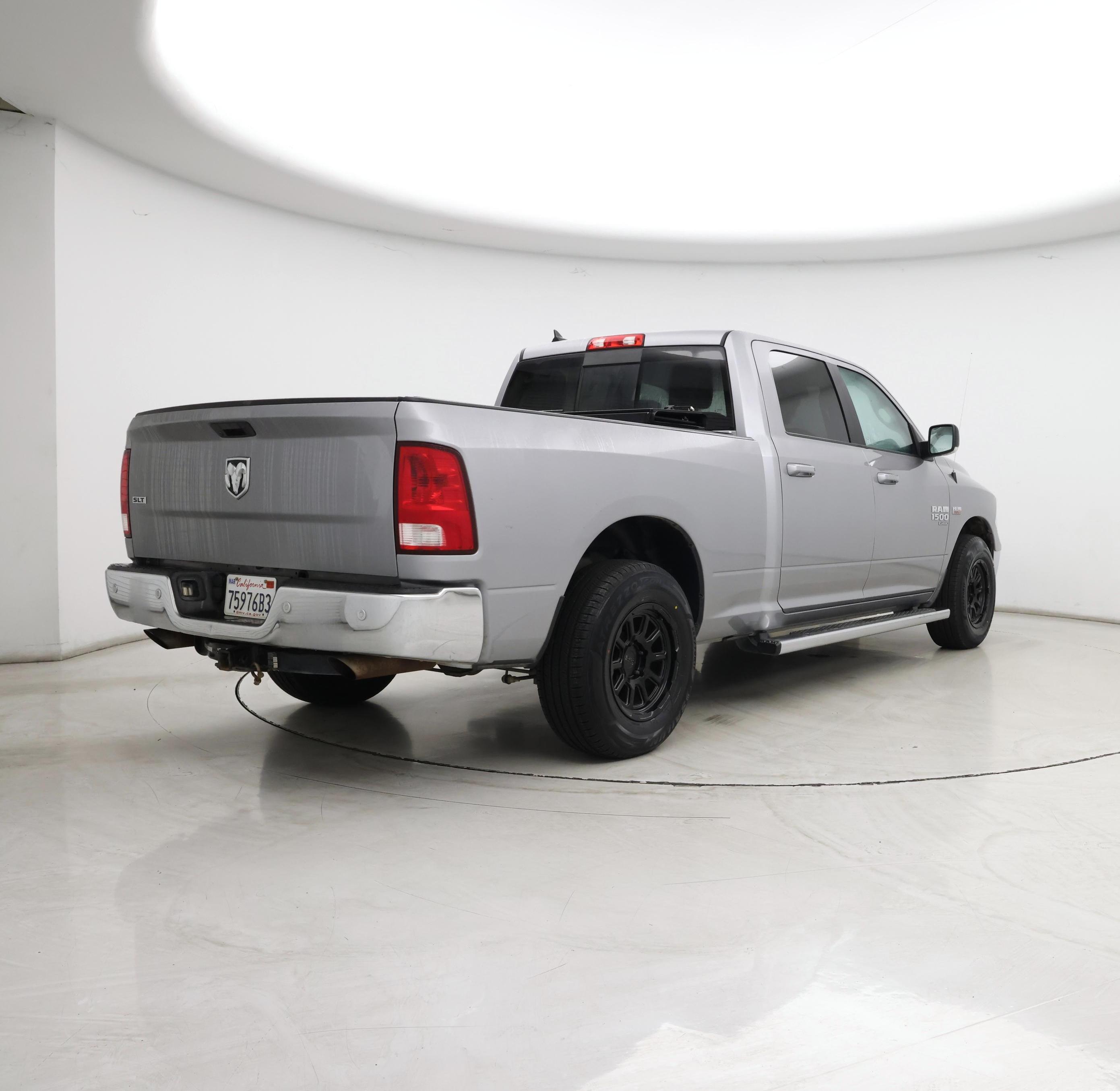 Thumbnail: 2020 RAM 1500 Classic - 8