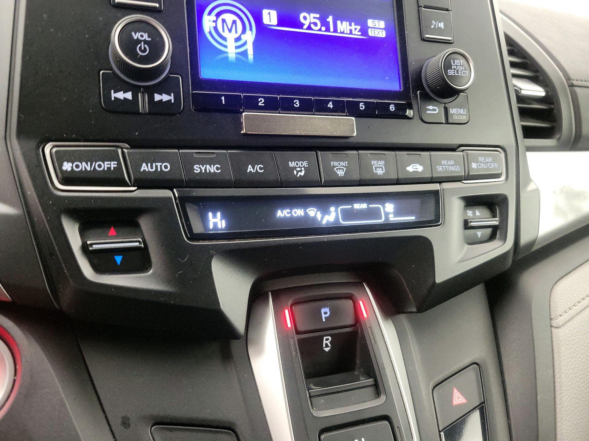 Thumbnail: 2019 Honda Odyssey - 16