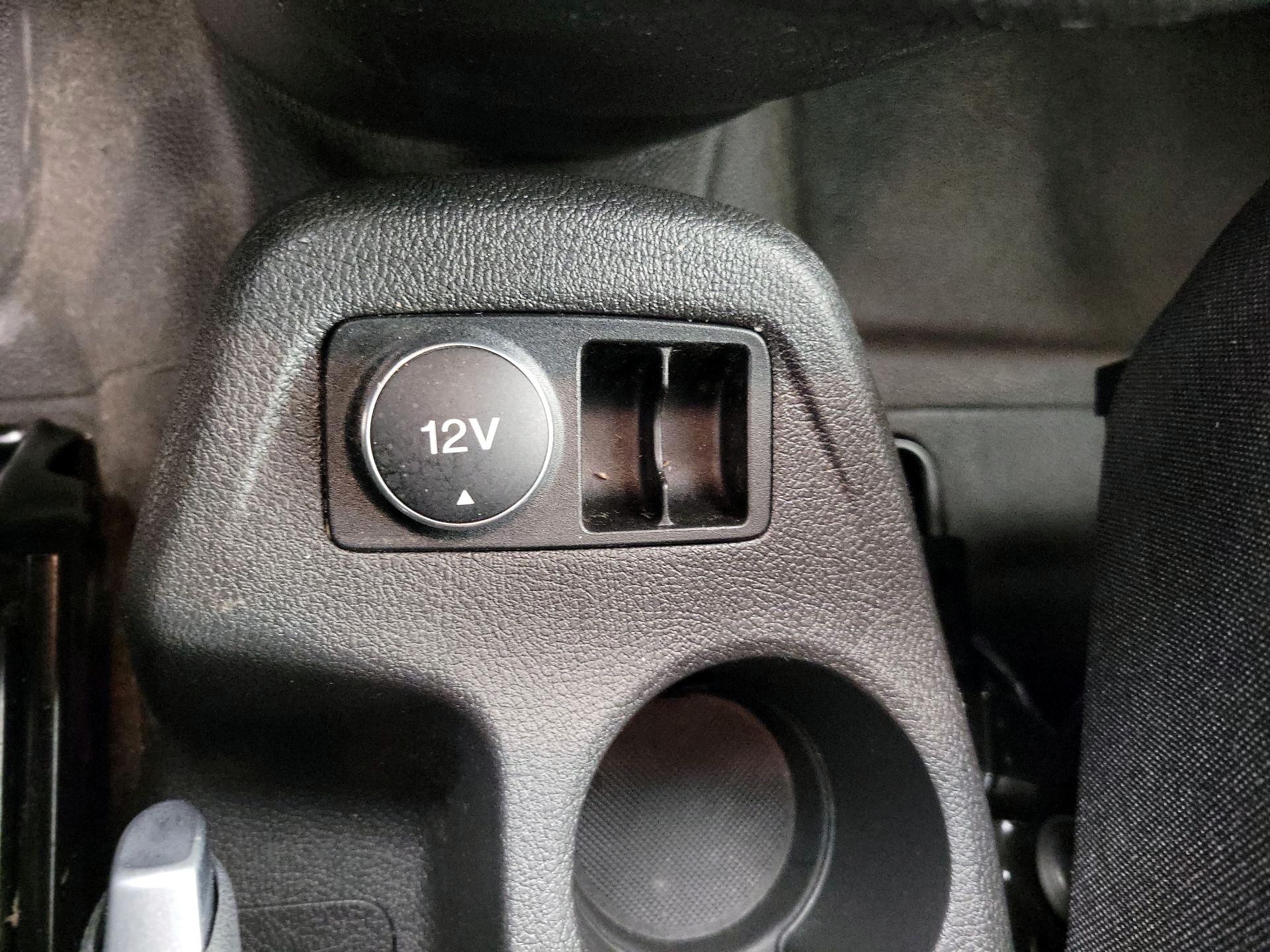 Thumbnail: 2016 Ford Transit Series - 17