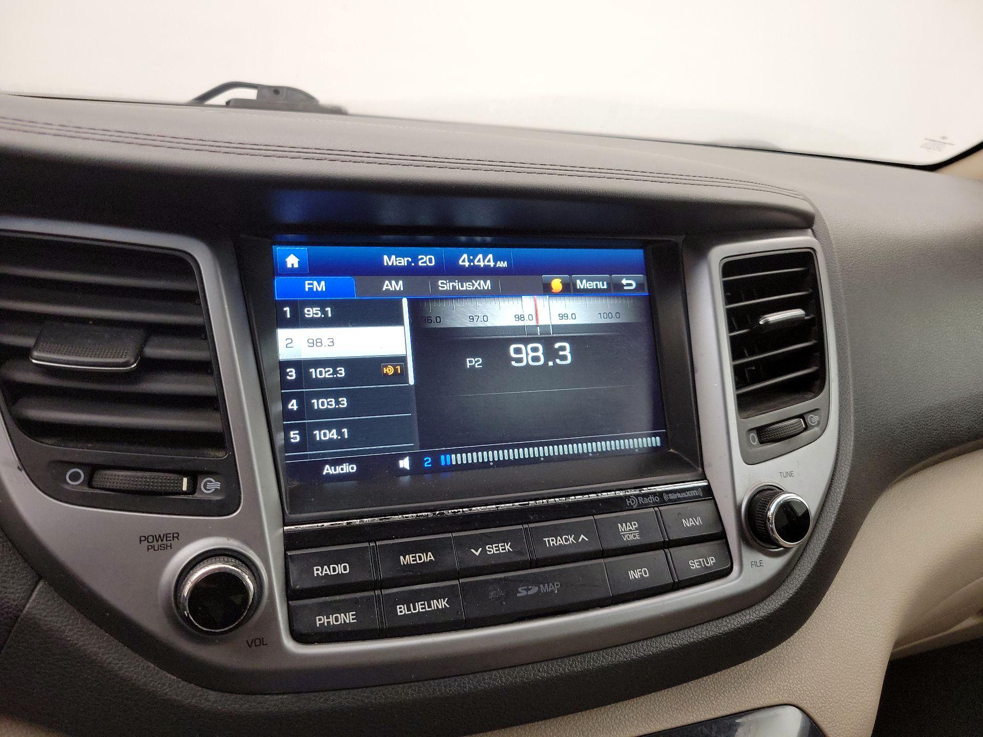 Thumbnail: 2016 Hyundai Tucson - 16