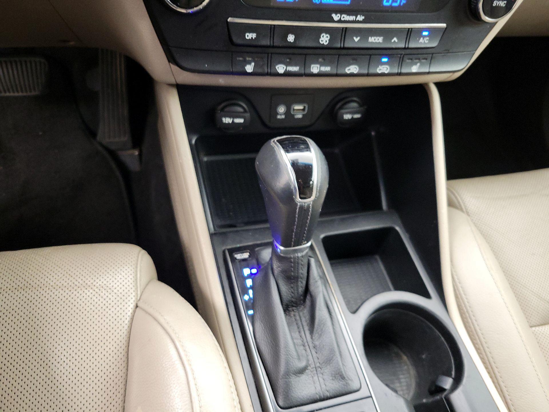 Thumbnail: 2016 Hyundai Tucson - 18