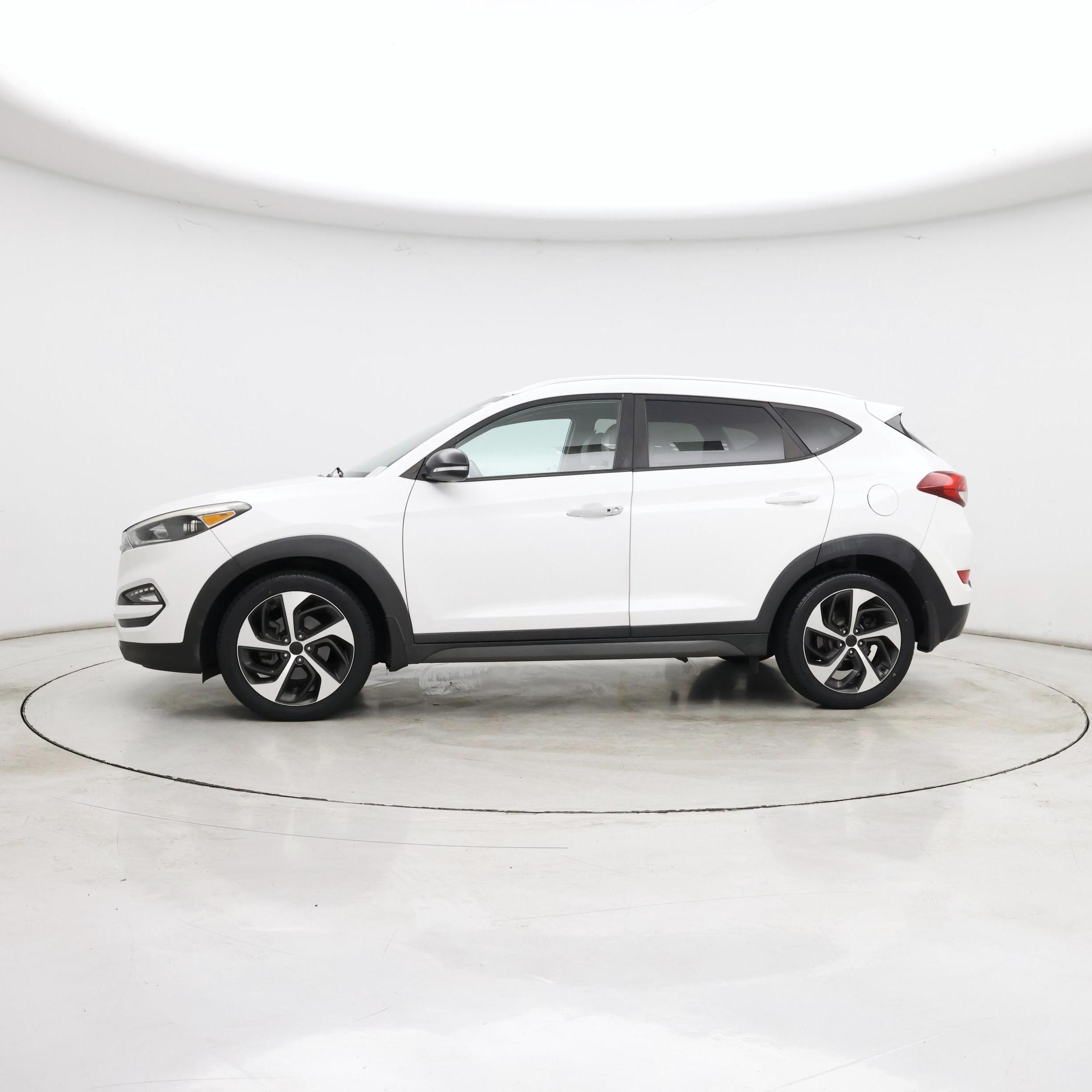 Thumbnail: 2016 Hyundai Tucson - 3