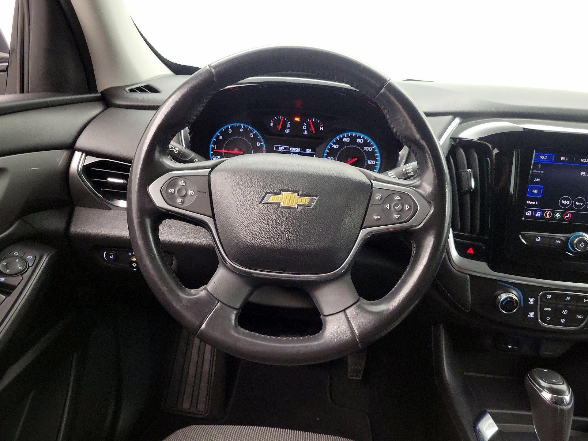 Thumbnail: 2020 Chevrolet Traverse - 10