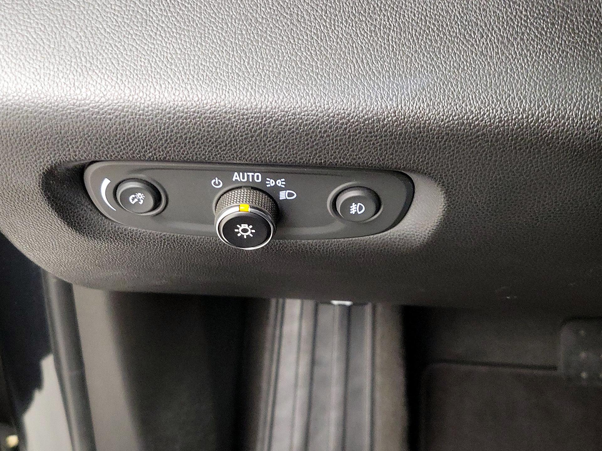 Thumbnail: 2020 Chevrolet Traverse - 13