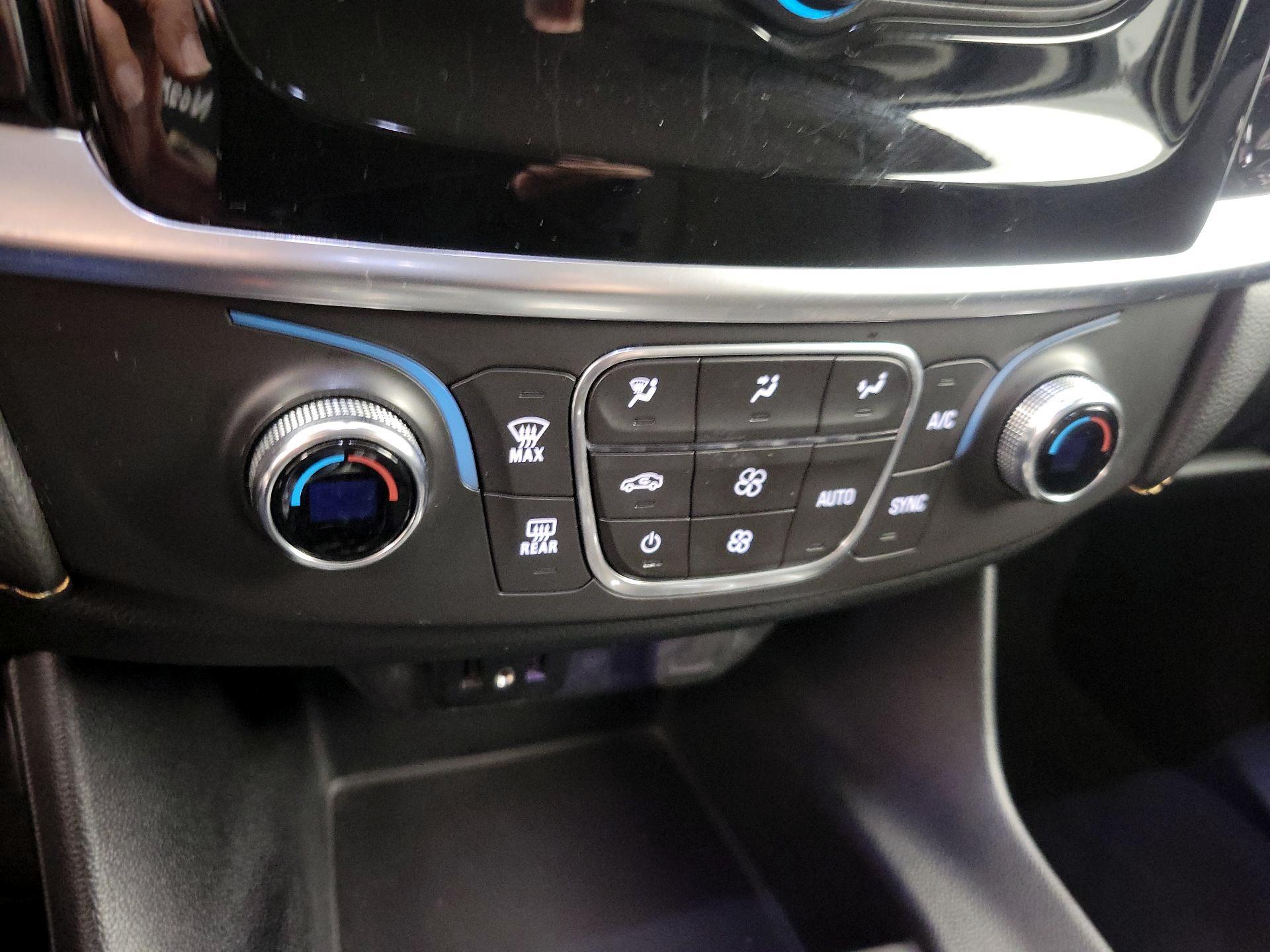 Thumbnail: 2020 Chevrolet Traverse - 16