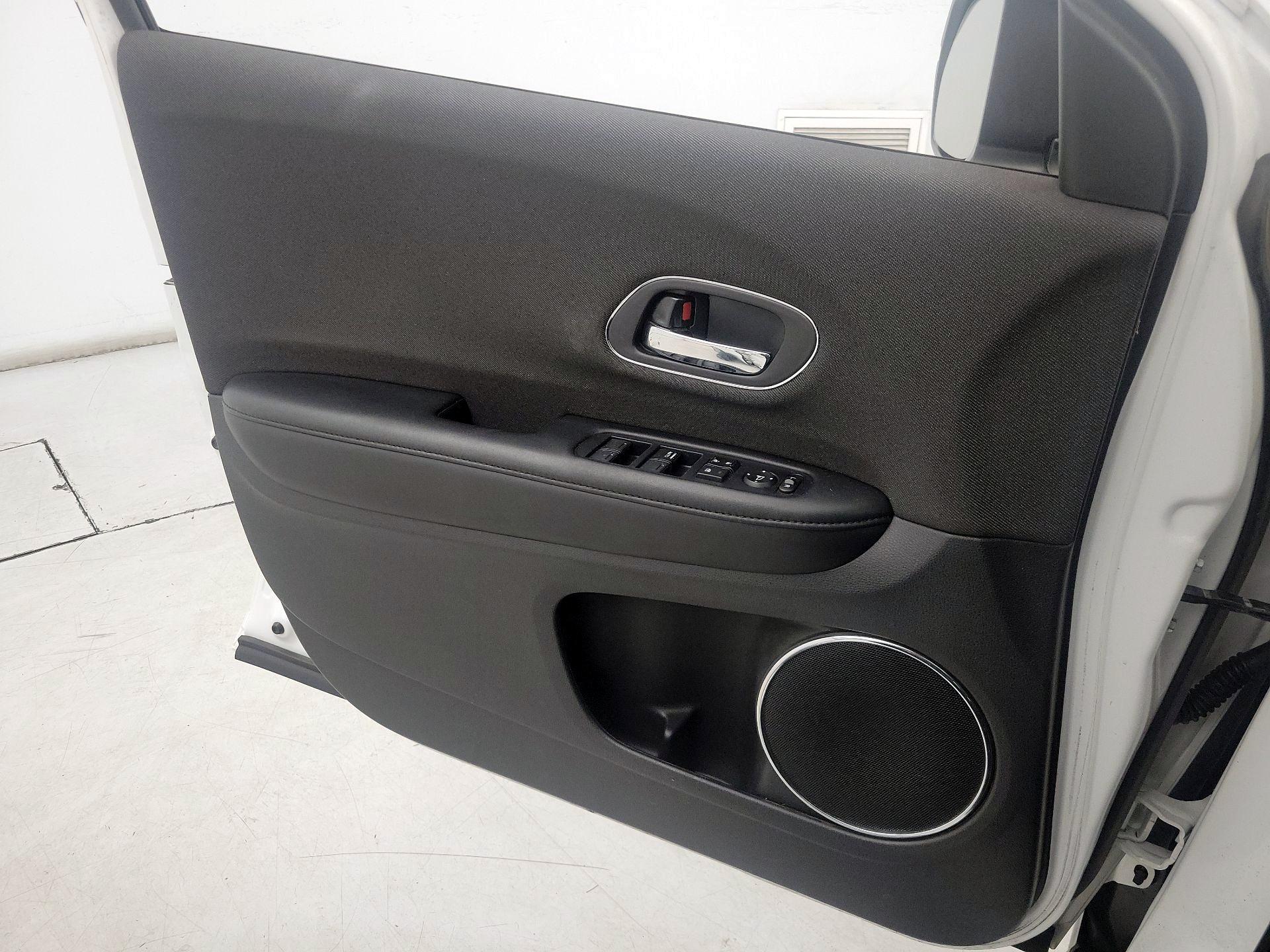 Thumbnail: 2019 Honda HR-V - 12