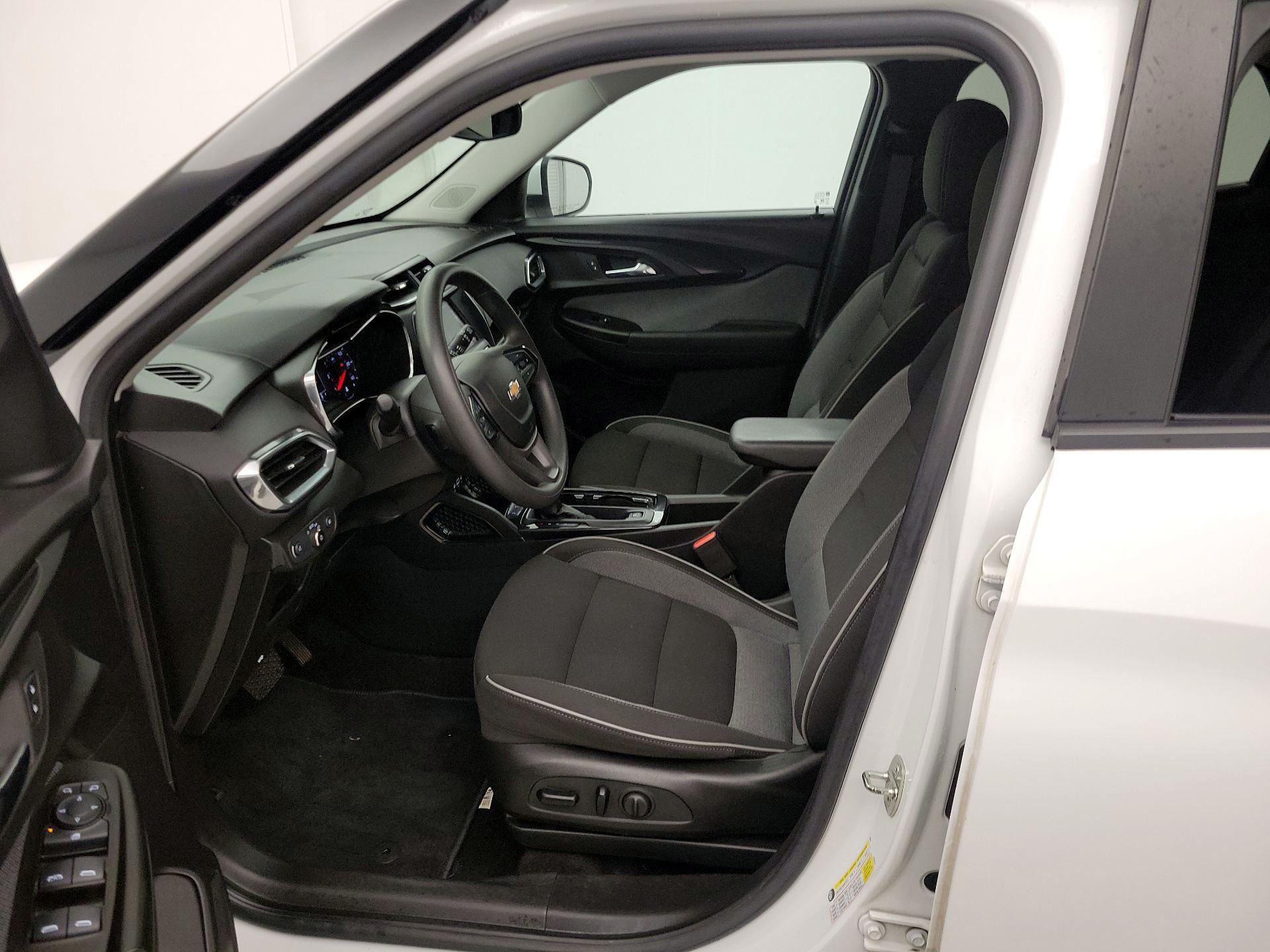 Thumbnail: 2023 Chevrolet TrailBlazer - 11