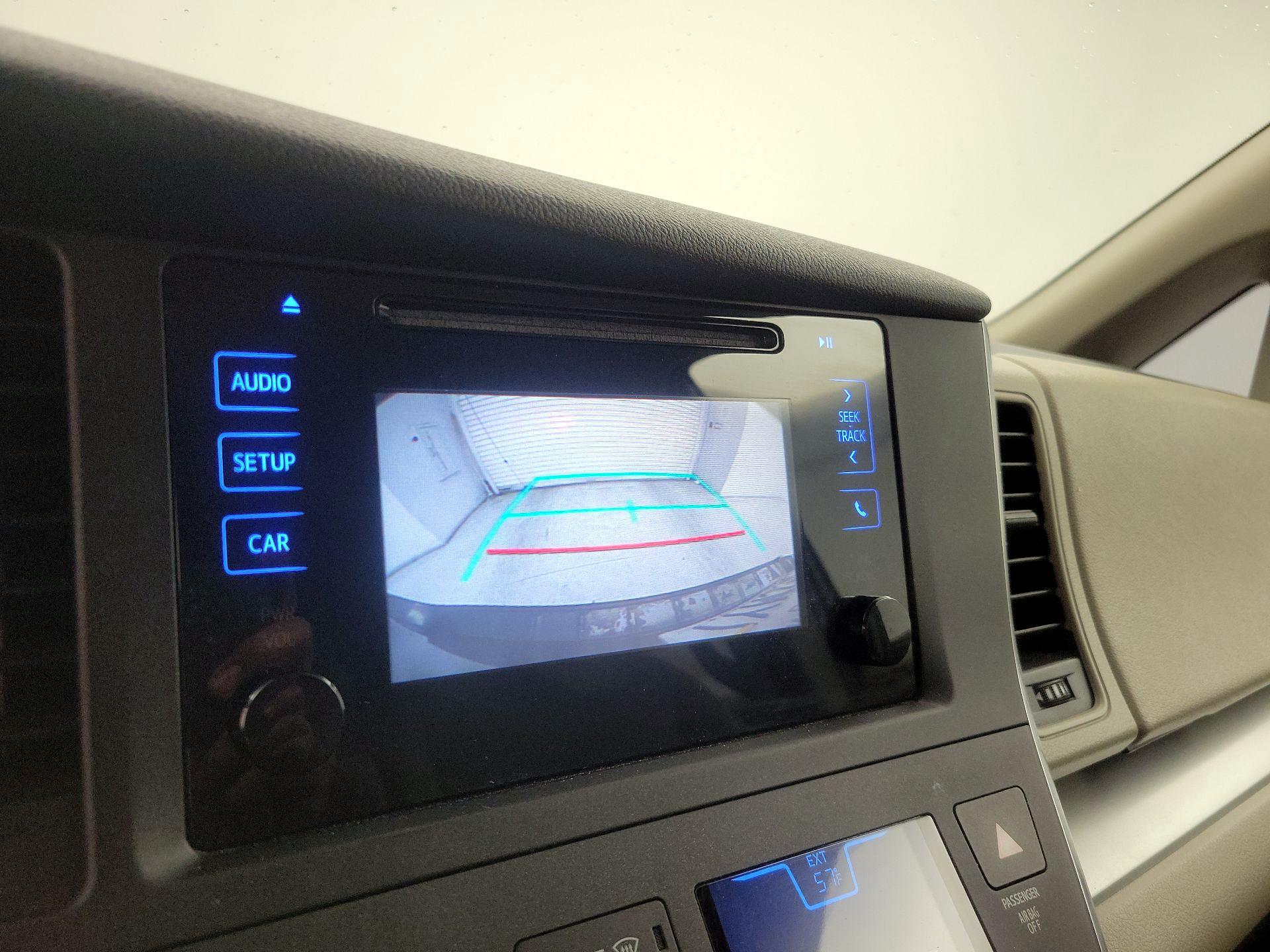 Thumbnail: 2017 Toyota Sienna - 14