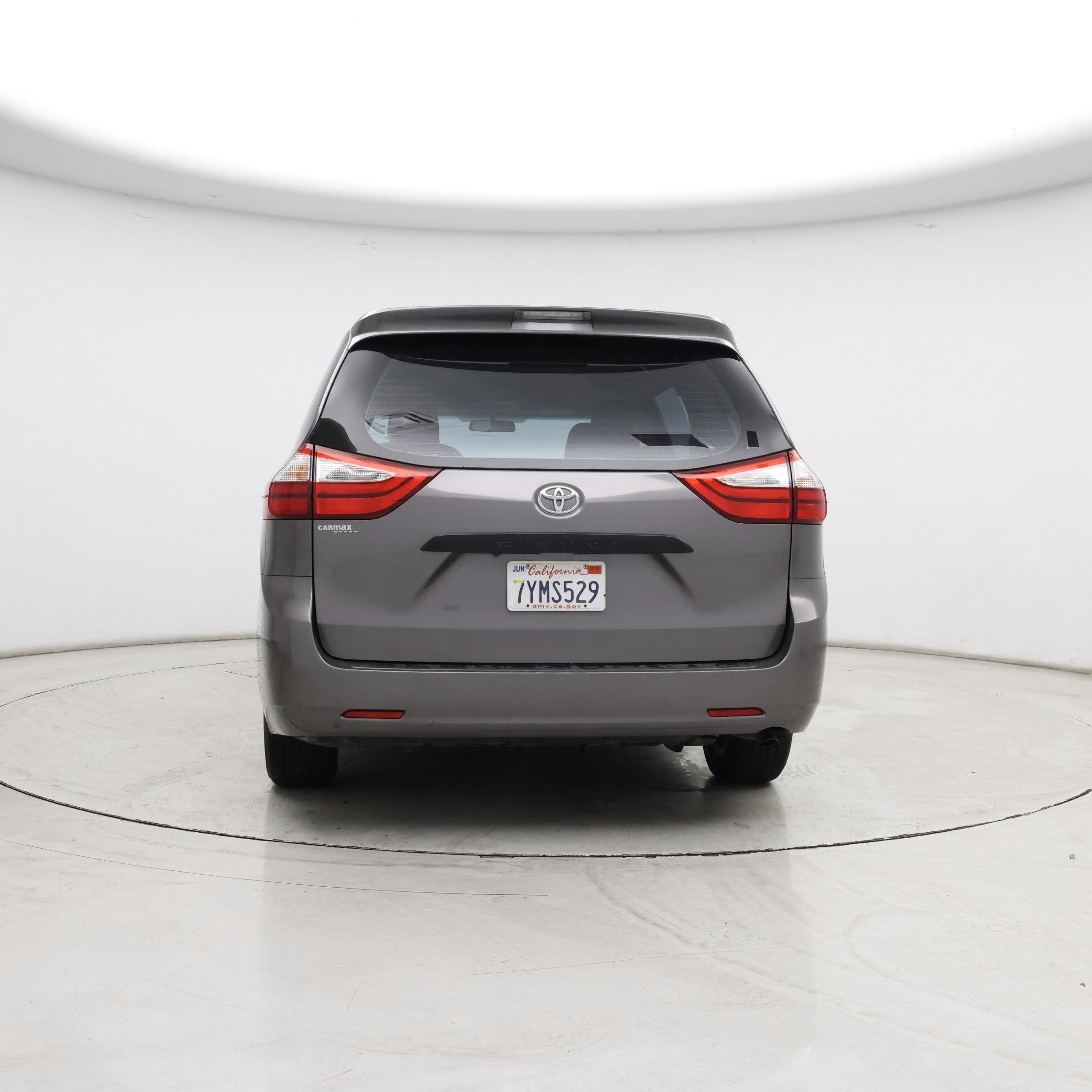 Thumbnail: 2017 Toyota Sienna - 6