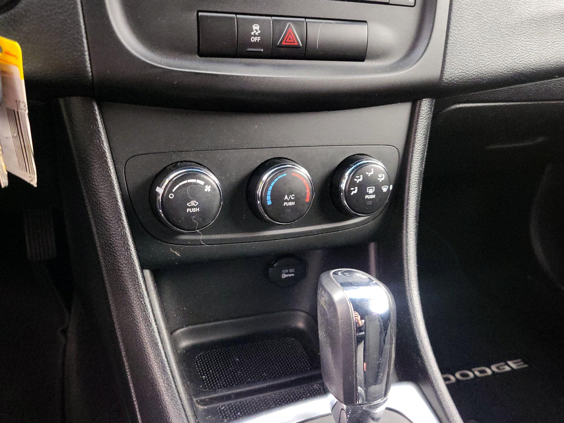 Thumbnail: 2014 Dodge Avenger - 14