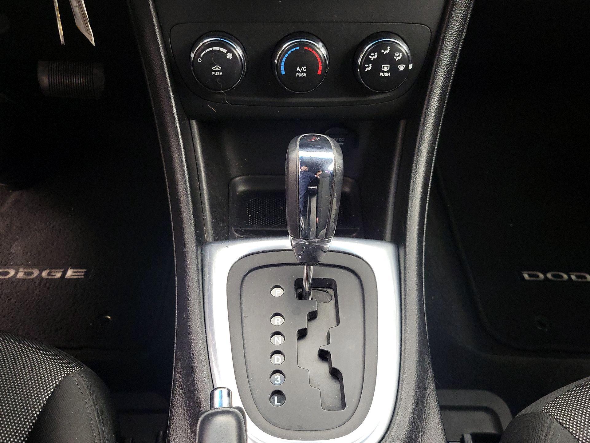 Thumbnail: 2014 Dodge Avenger - 15