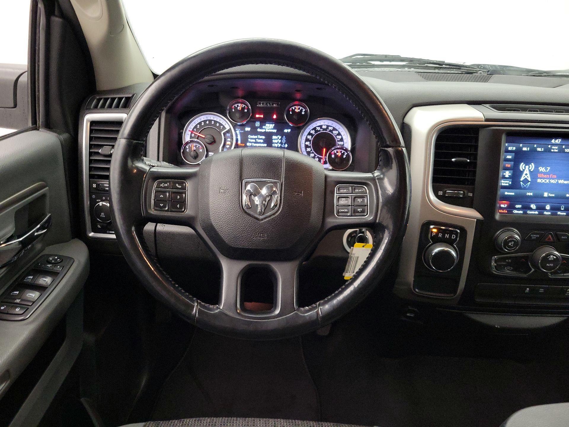 Thumbnail: 2019 RAM 1500 Classic - 10