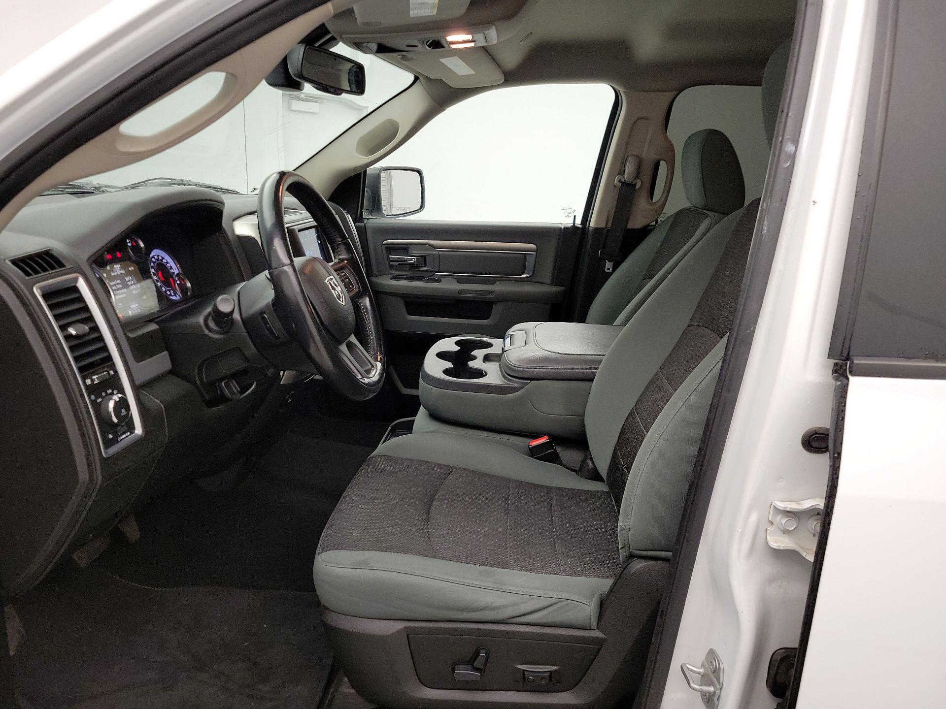 Thumbnail: 2019 RAM 1500 Classic - 11