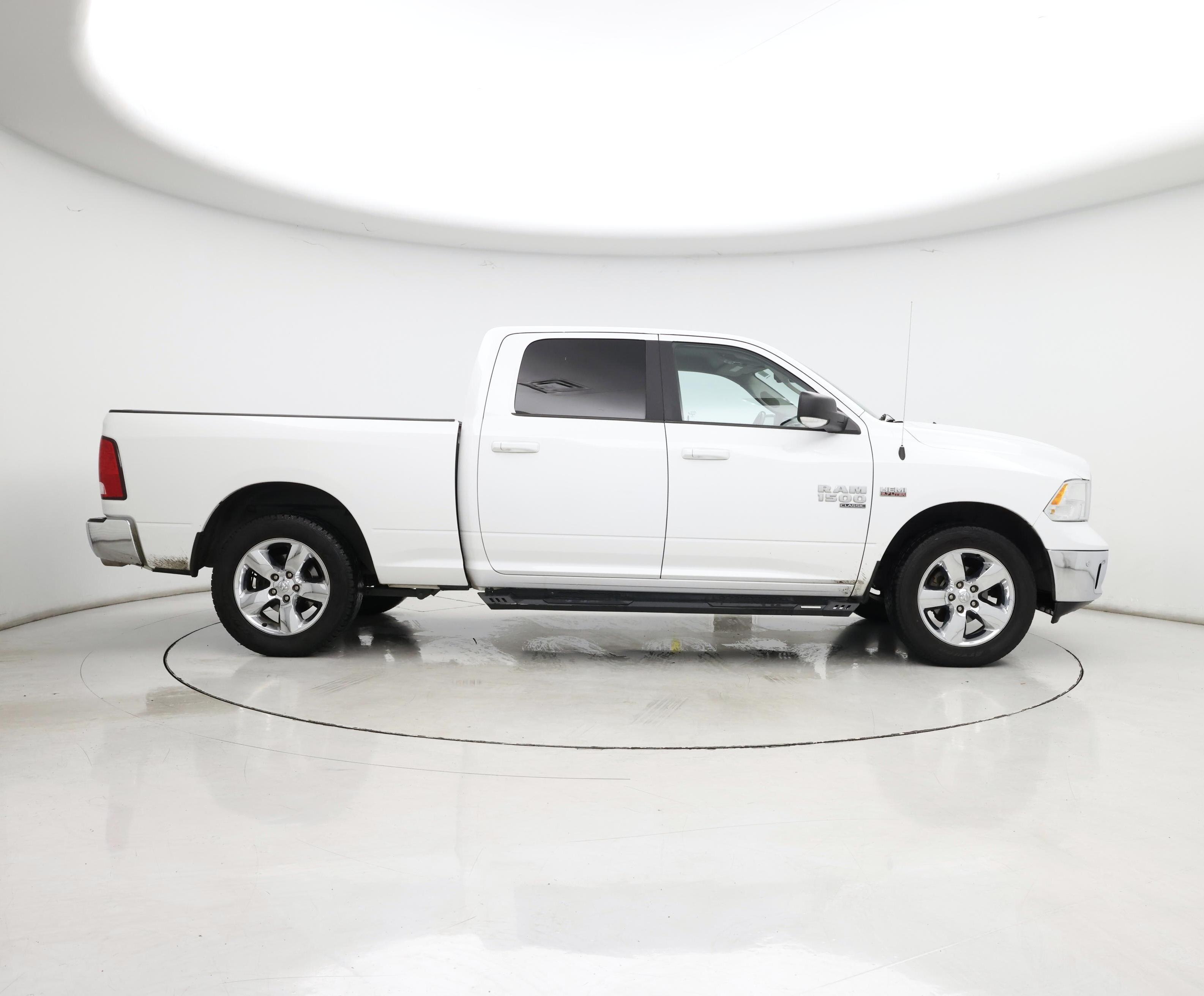 Thumbnail: 2019 RAM 1500 Classic - 7