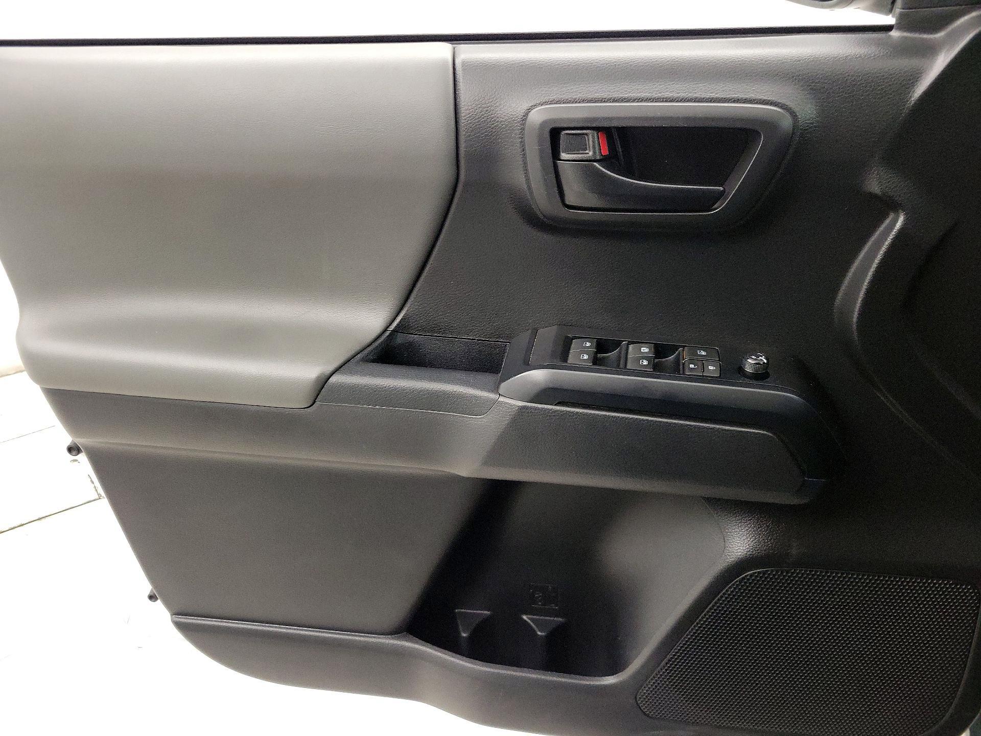 Thumbnail: 2022 Toyota Tacoma - 12