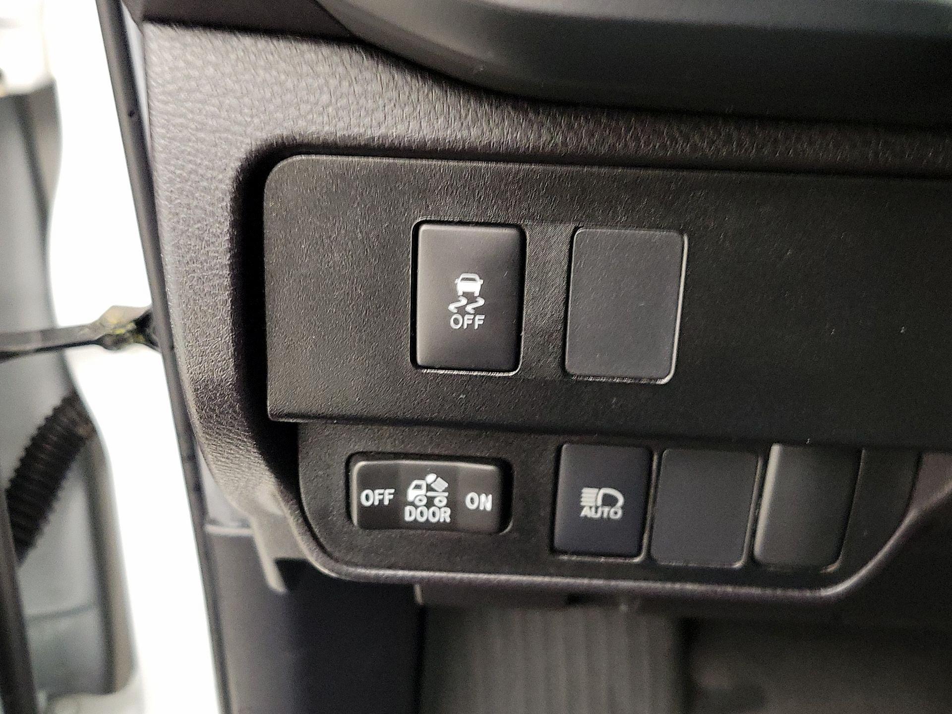 Thumbnail: 2022 Toyota Tacoma - 13