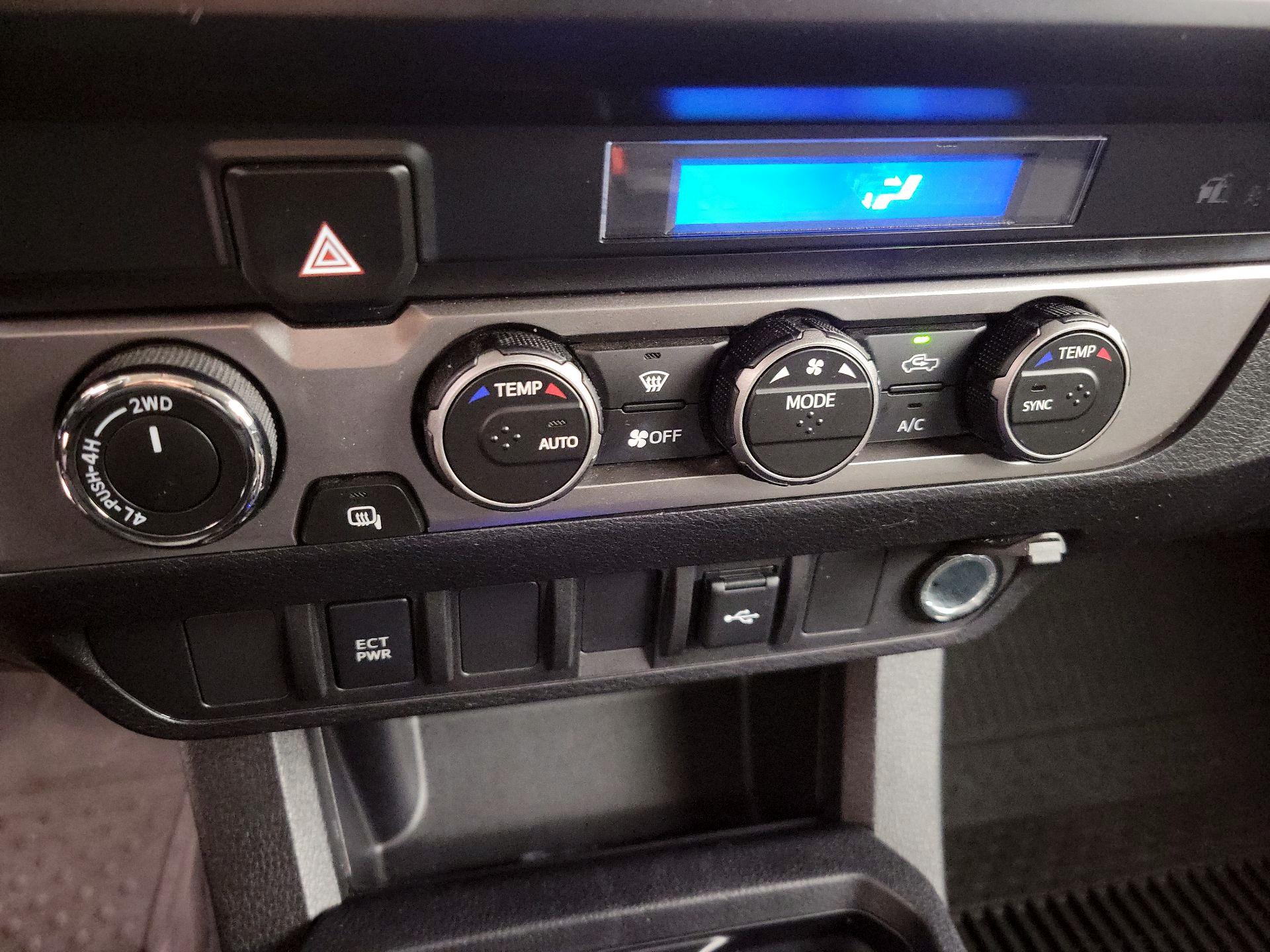 Thumbnail: 2022 Toyota Tacoma - 16