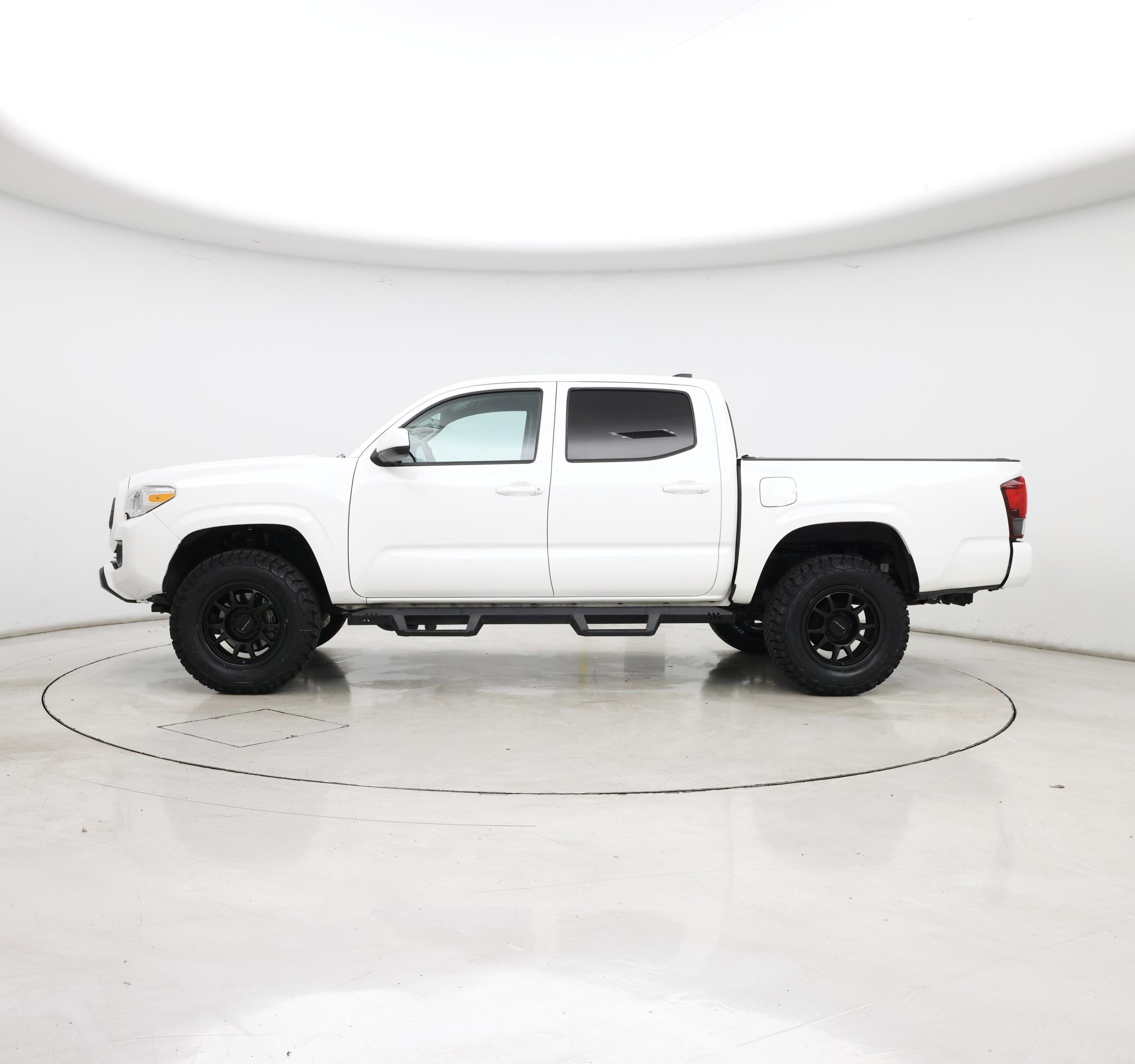 Thumbnail: 2022 Toyota Tacoma - 3