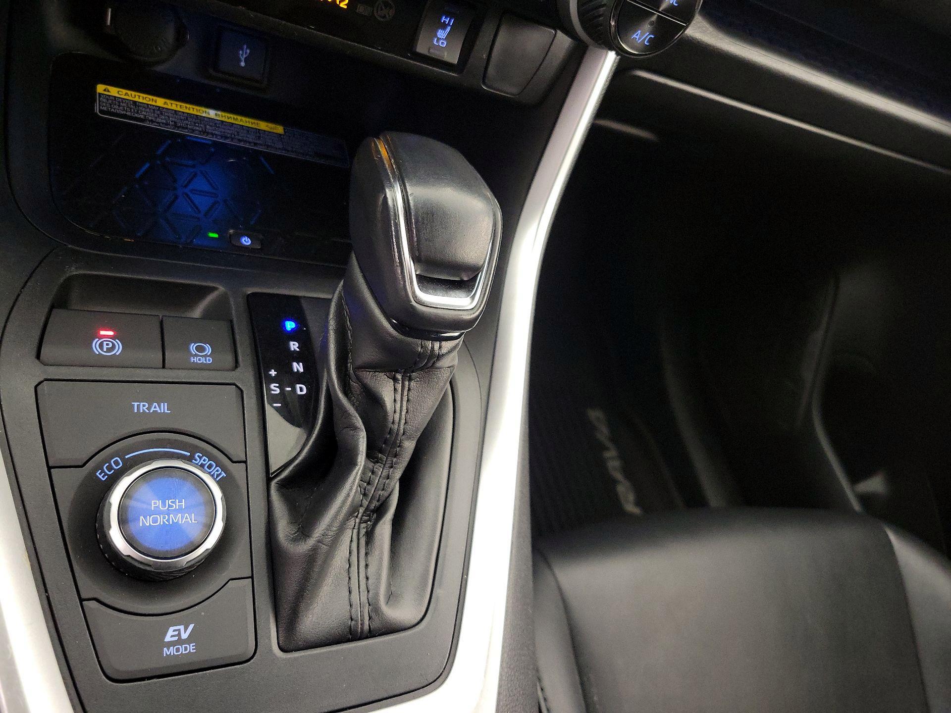 Thumbnail: 2020 Toyota RAV4 - 18