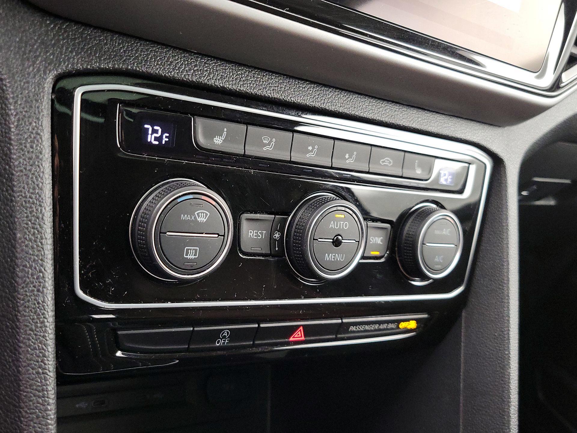 Thumbnail: 2022 Volkswagen Atlas - 16