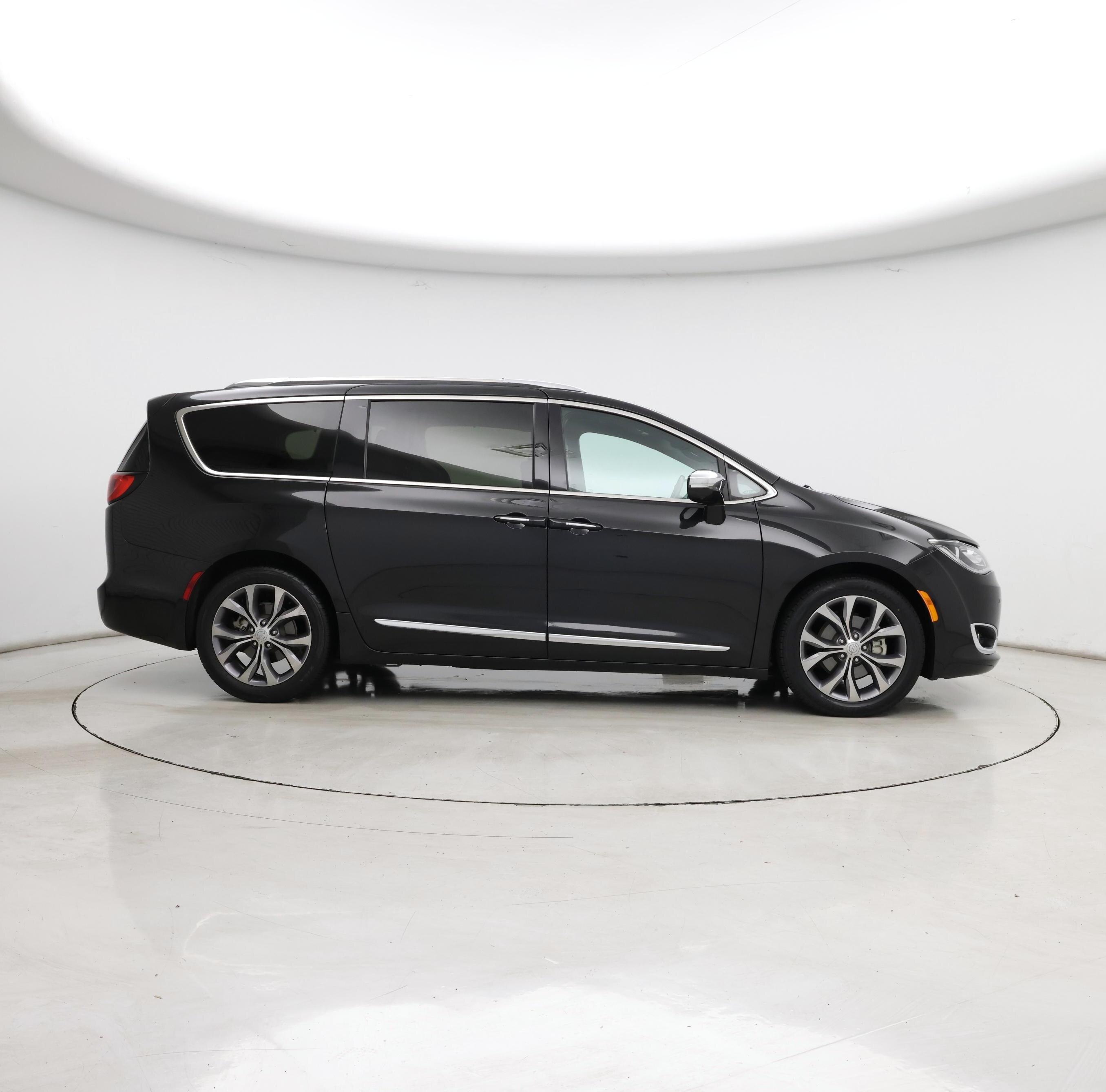 Thumbnail: 2020 Chrysler Pacifica - 7