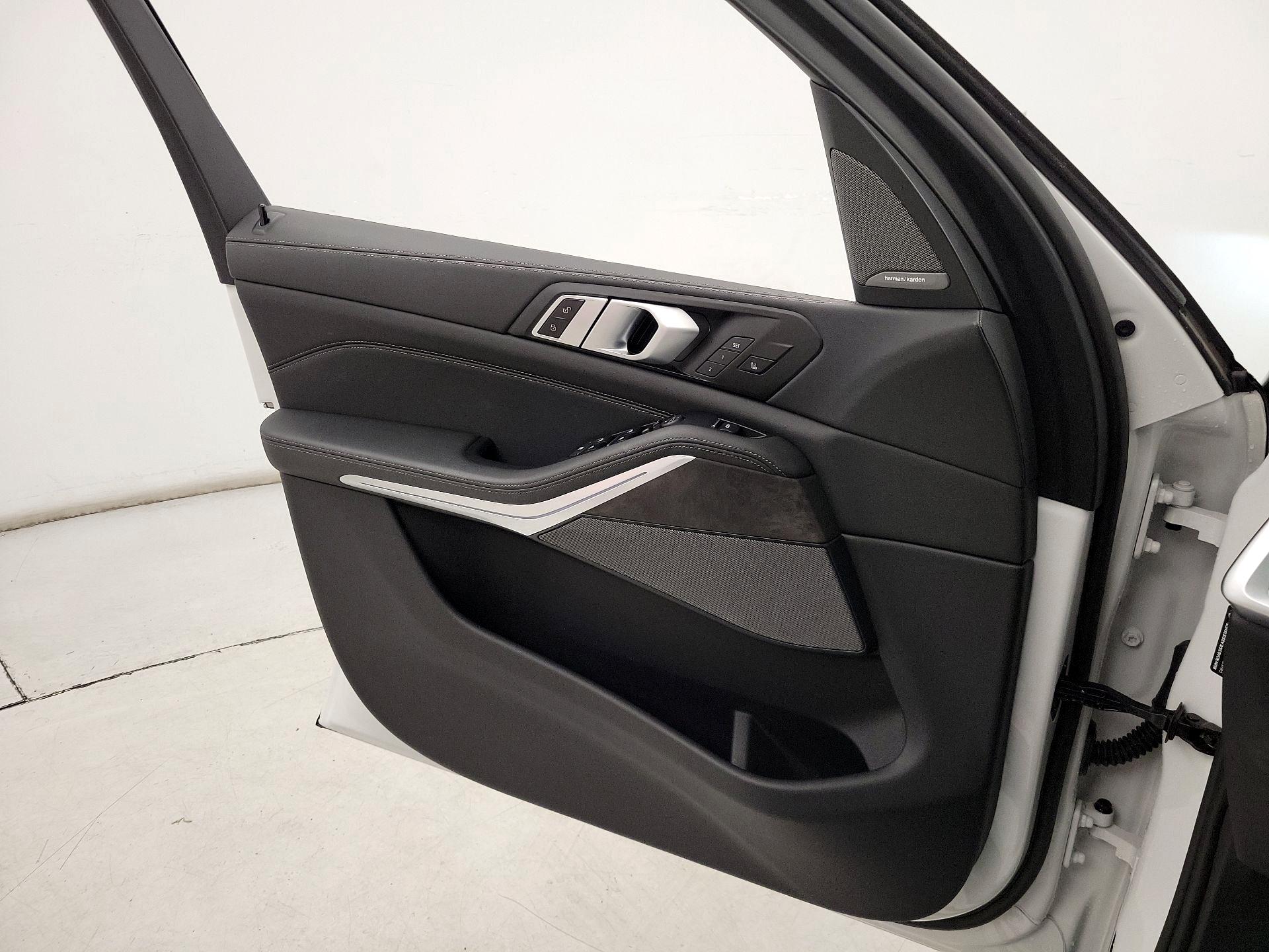 Thumbnail: 2025 BMW X5 - 12