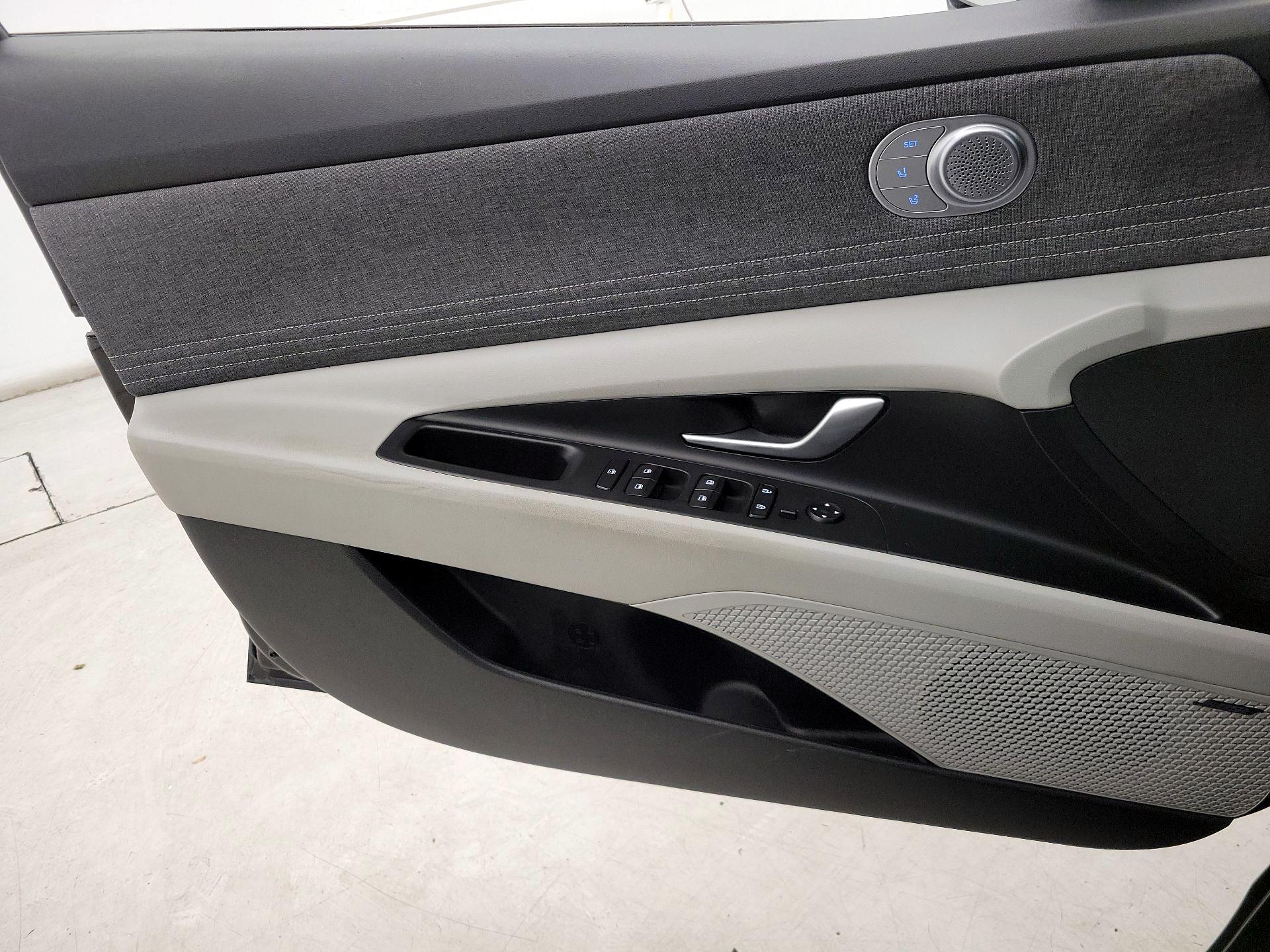 Thumbnail: 2023 Hyundai Elantra - 12