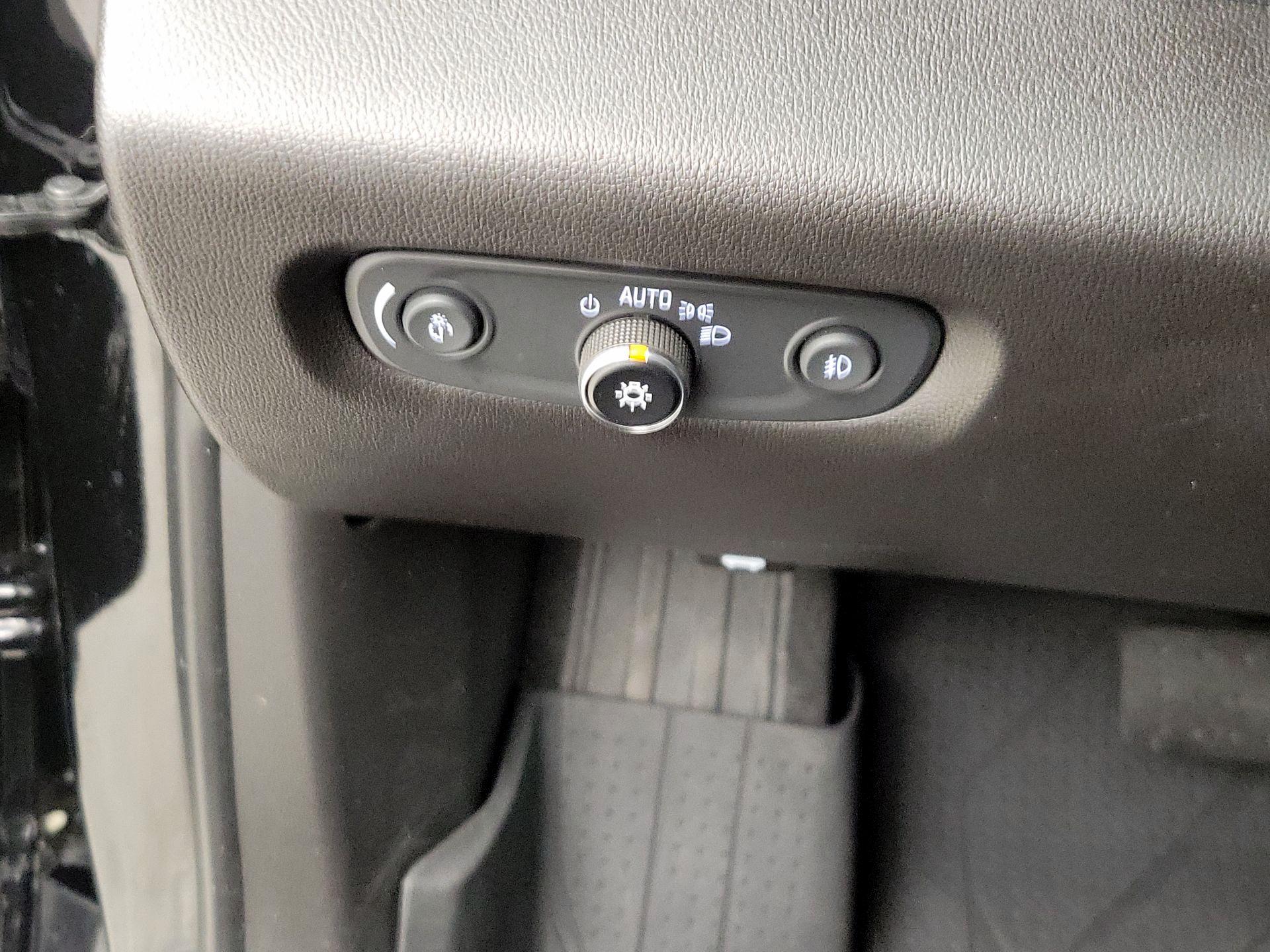 Thumbnail: 2021 Chevrolet Traverse - 13