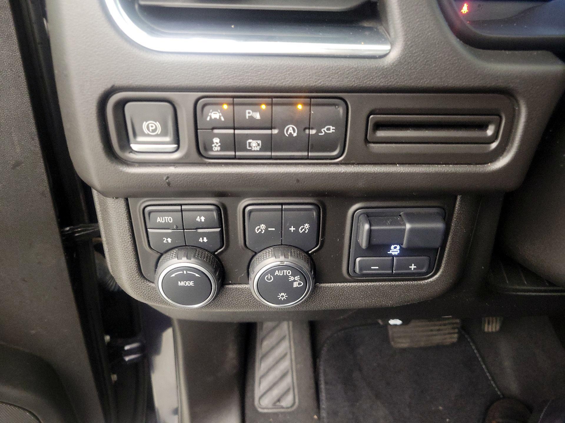 Thumbnail: 2022 Chevrolet Tahoe - 13