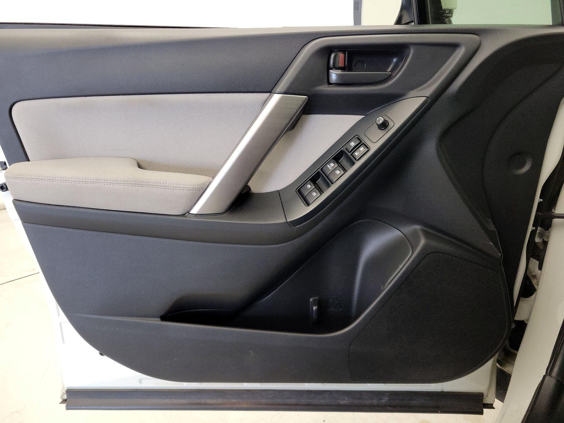 Thumbnail: 2015 Subaru Forester - 12