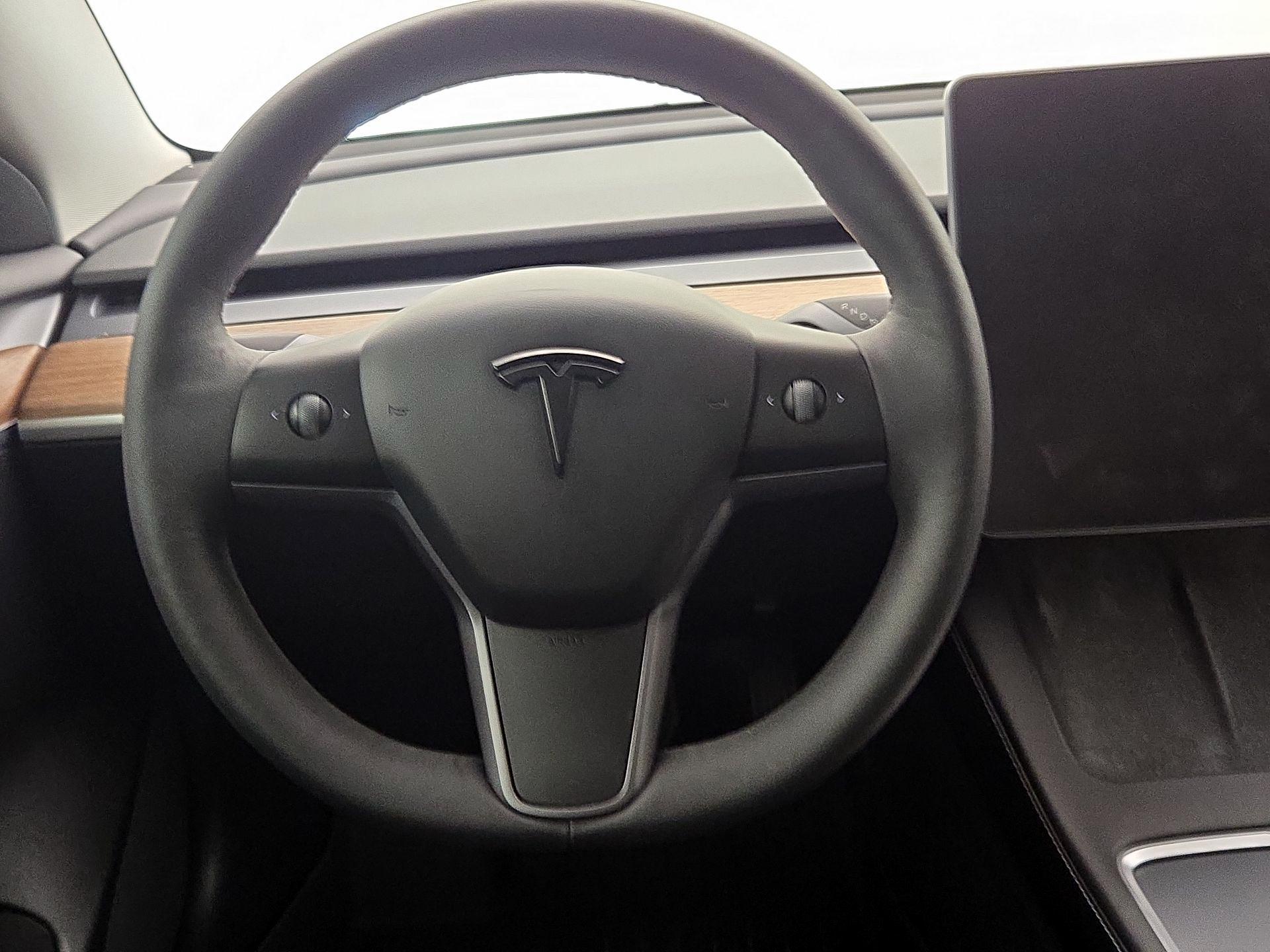 Thumbnail: 2022 Tesla Model 3 - 10