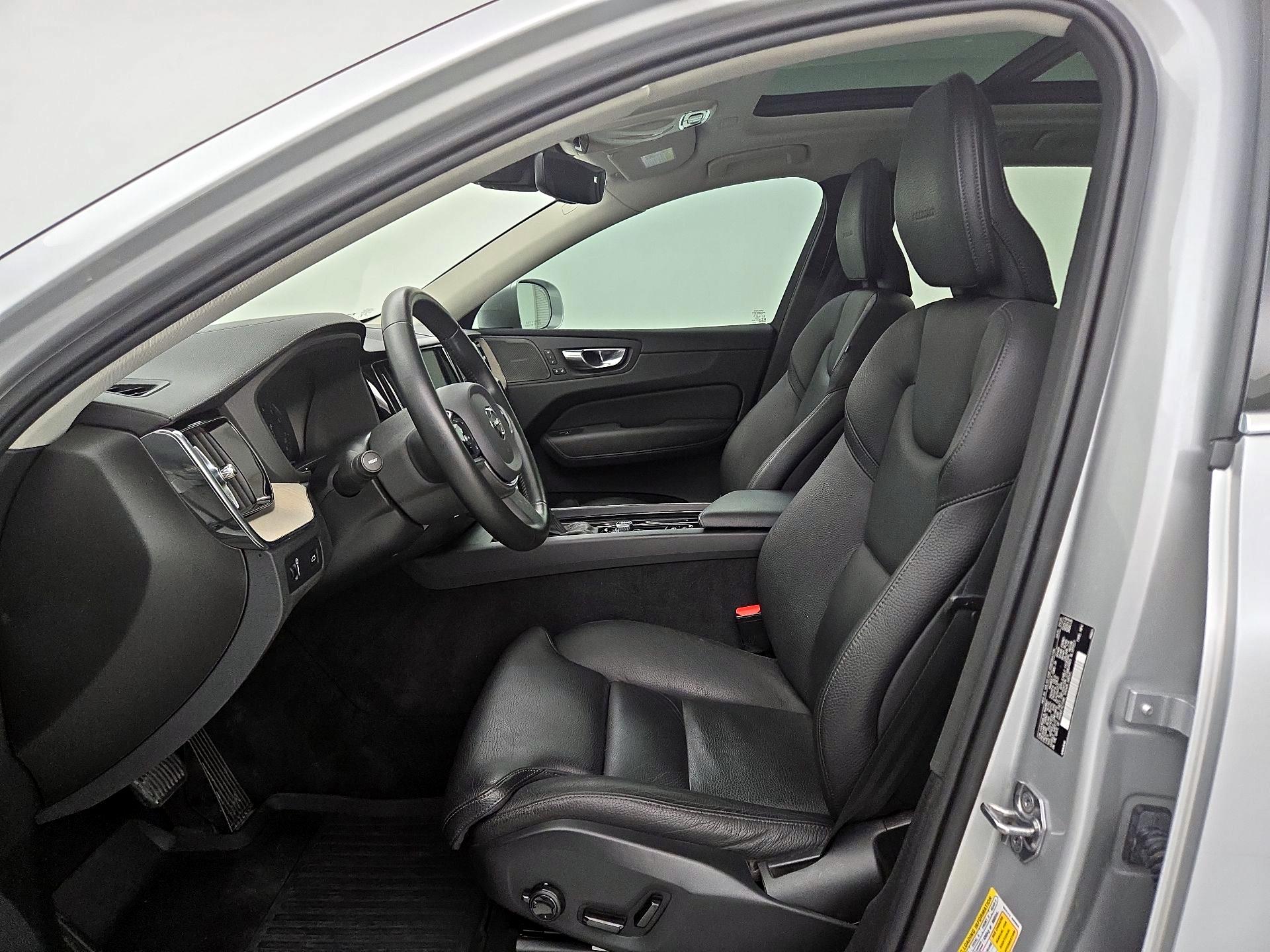 Thumbnail: 2020 Volvo XC60 - 11