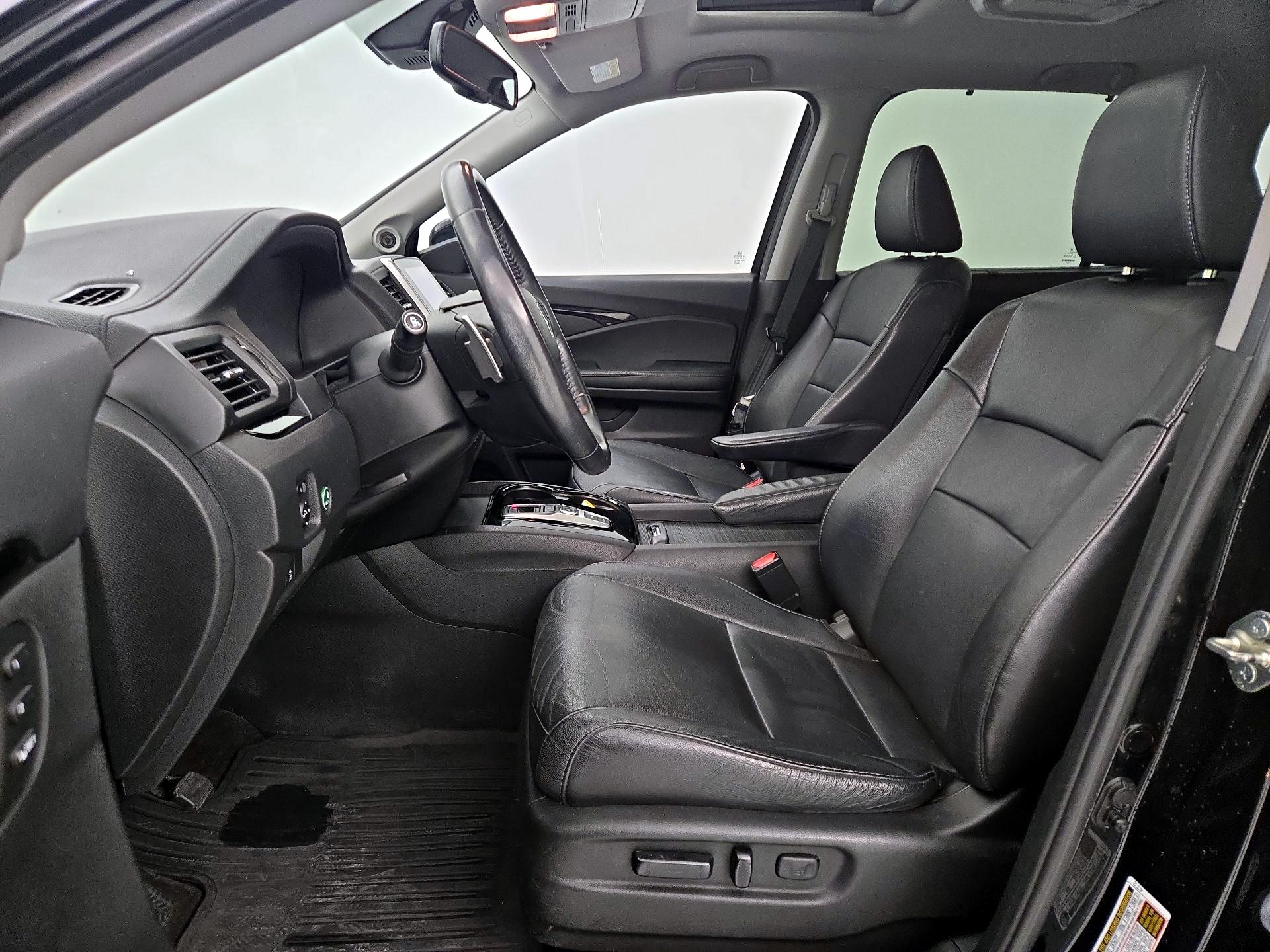 Thumbnail: 2017 Honda Pilot - 11