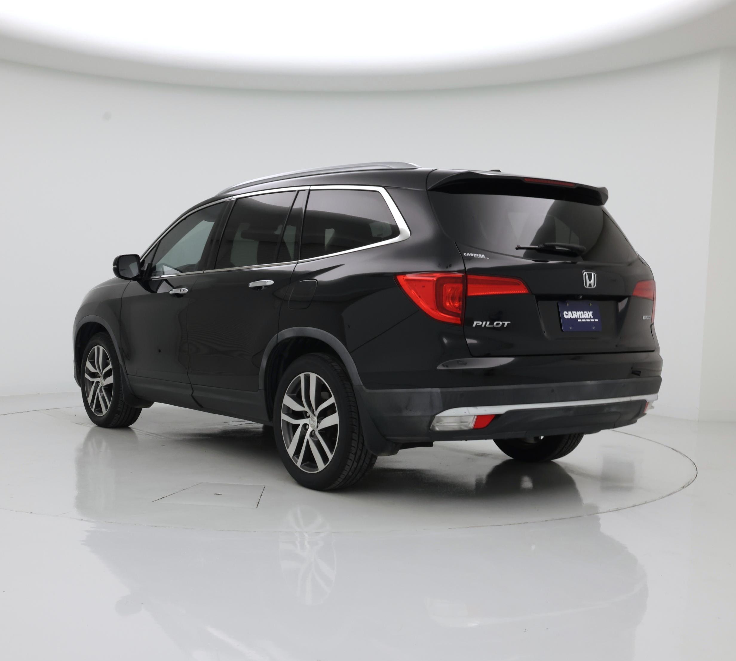 Thumbnail: 2017 Honda Pilot - 2
